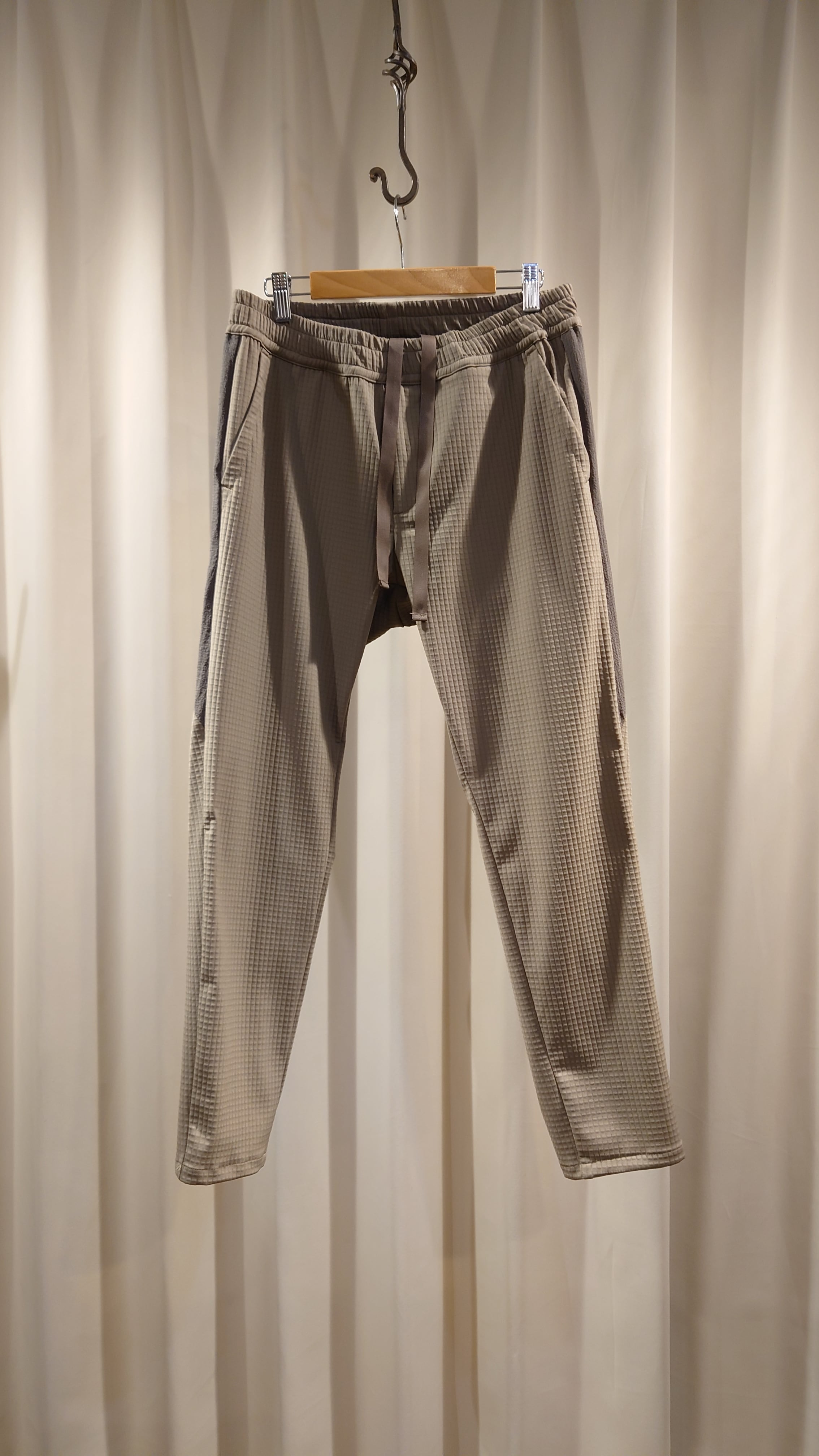 GarageUW RIPPLE TRICOT DRIVING PANTS Greige