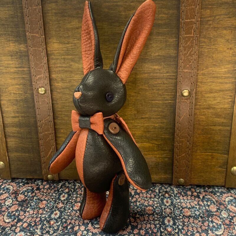 ジビエレザー鹿革ベルラビ★端革を使ってアップサイクル「ベルズラビット」写真の1点販売です　ブラック&ブラウン系