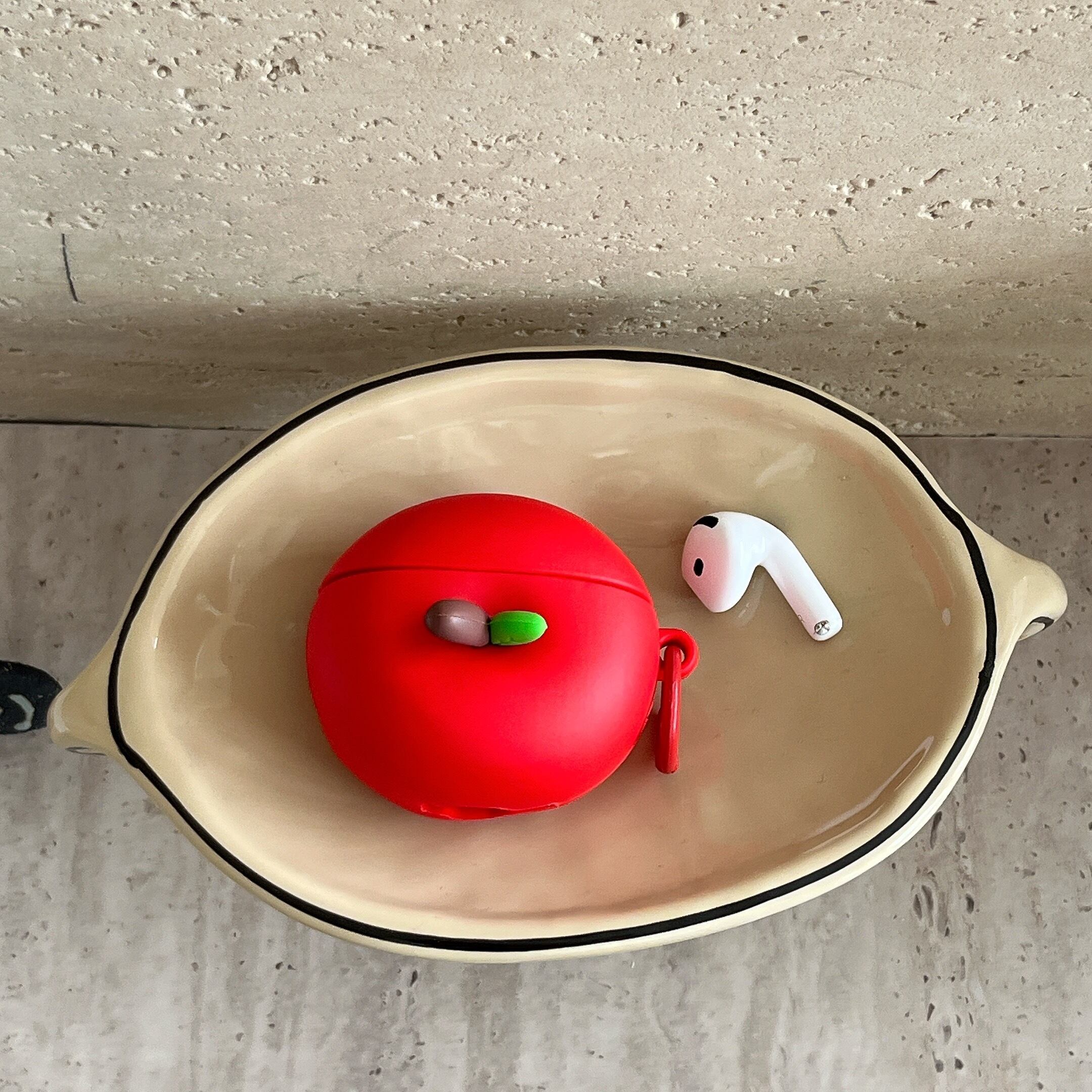 最新 AirPods Pro3 / AirPods4対応 赤りんご AirPodsケース カラビナ