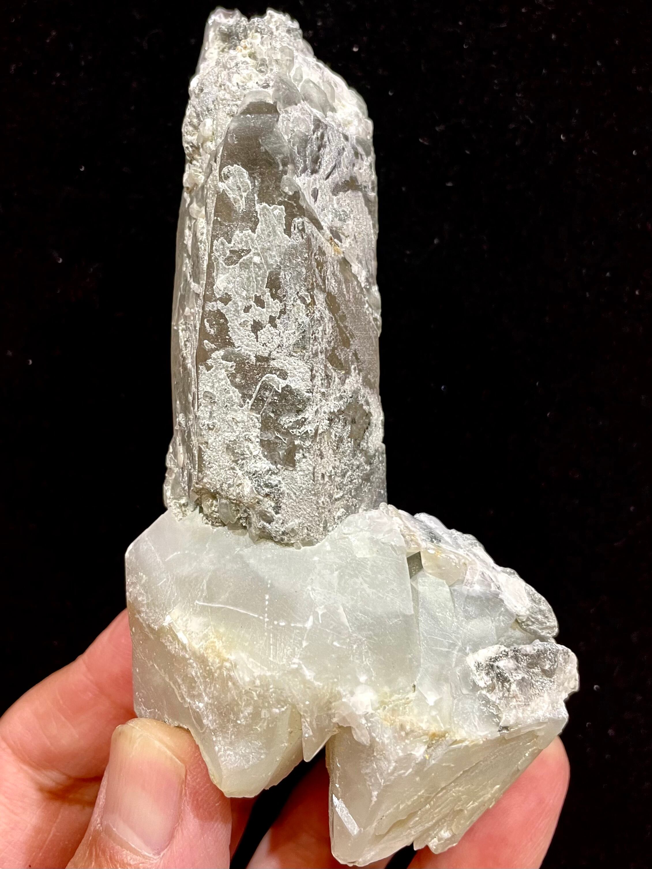 7) 驚異的パワー・ギルギットの秘宝!「ロンドゥクオーツ」中型クラスター