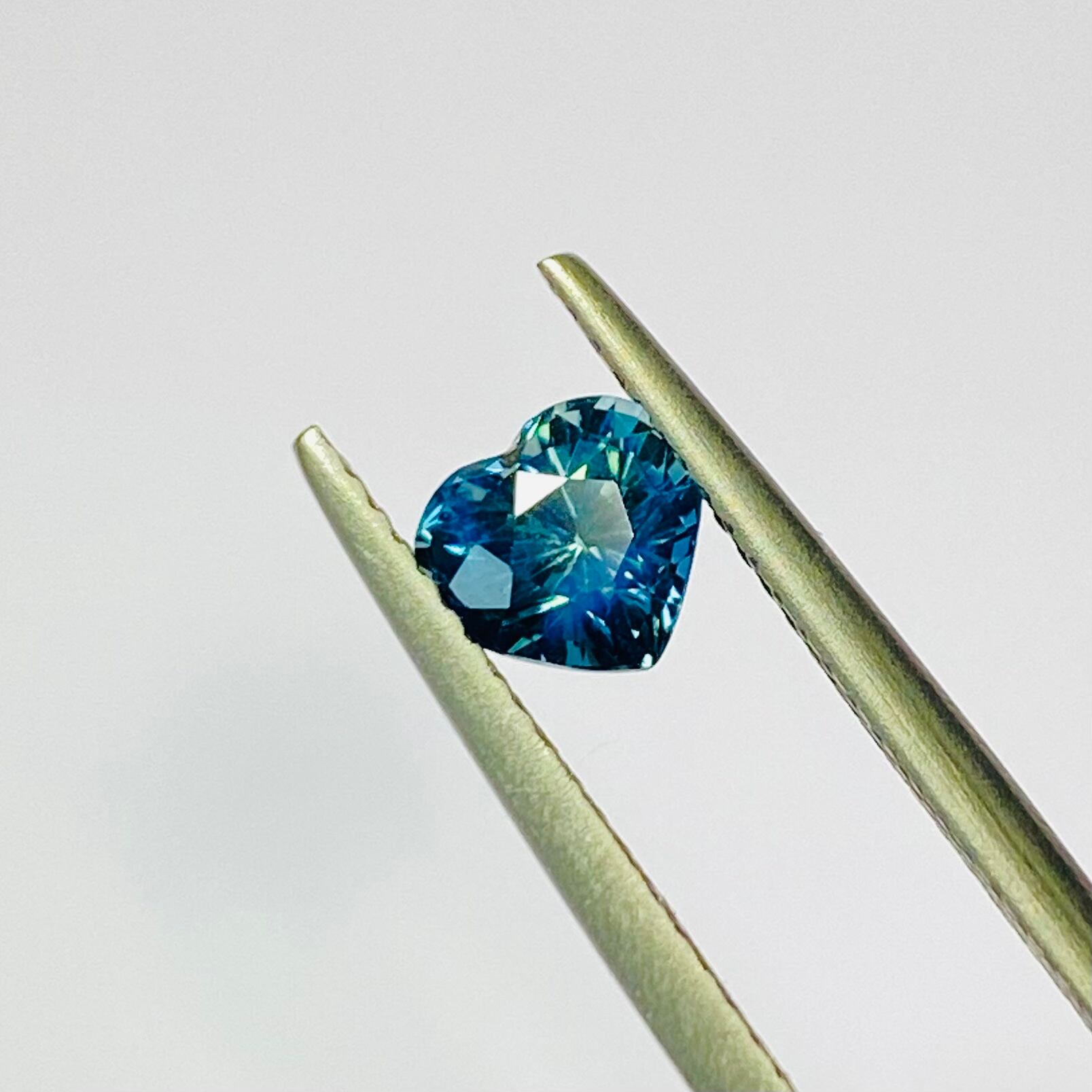 ティールブルの非加熱サファイアハート