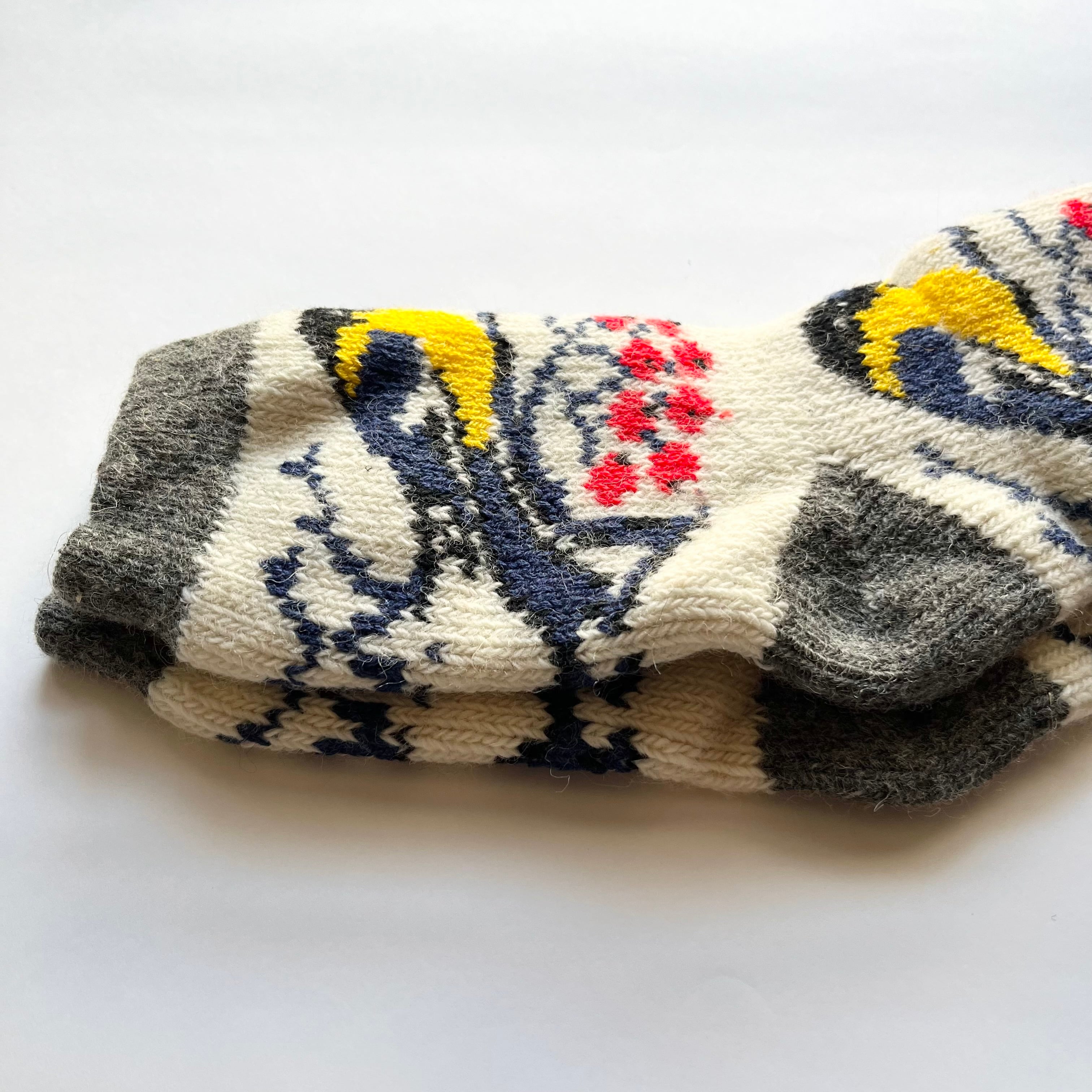 ウクライナ支援/ウールソックス(鳥とナナカマド柄)