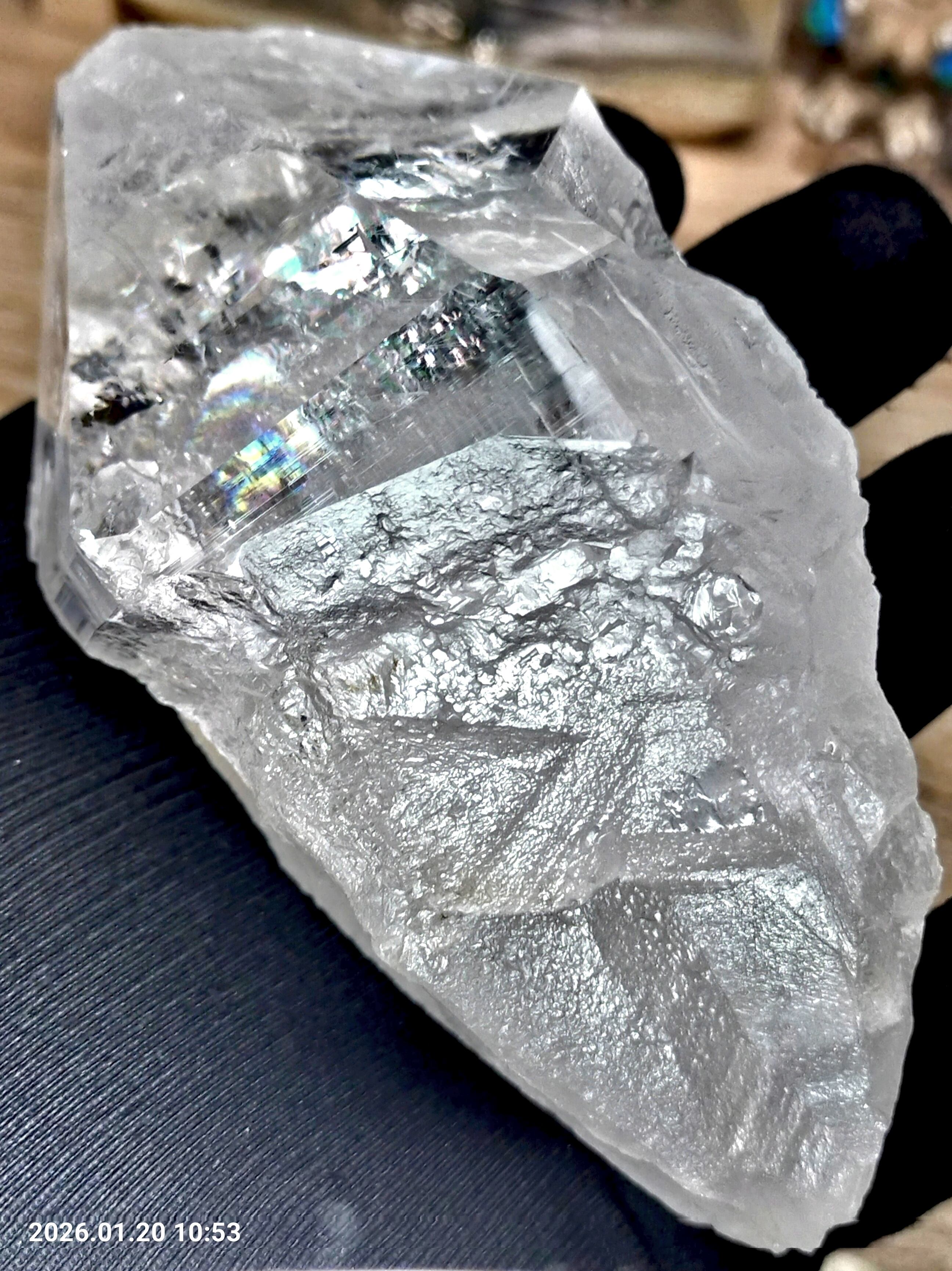 極上 ヒマラヤ スカルドゥ産 天然水晶 原石 353g ポイント 虹多数