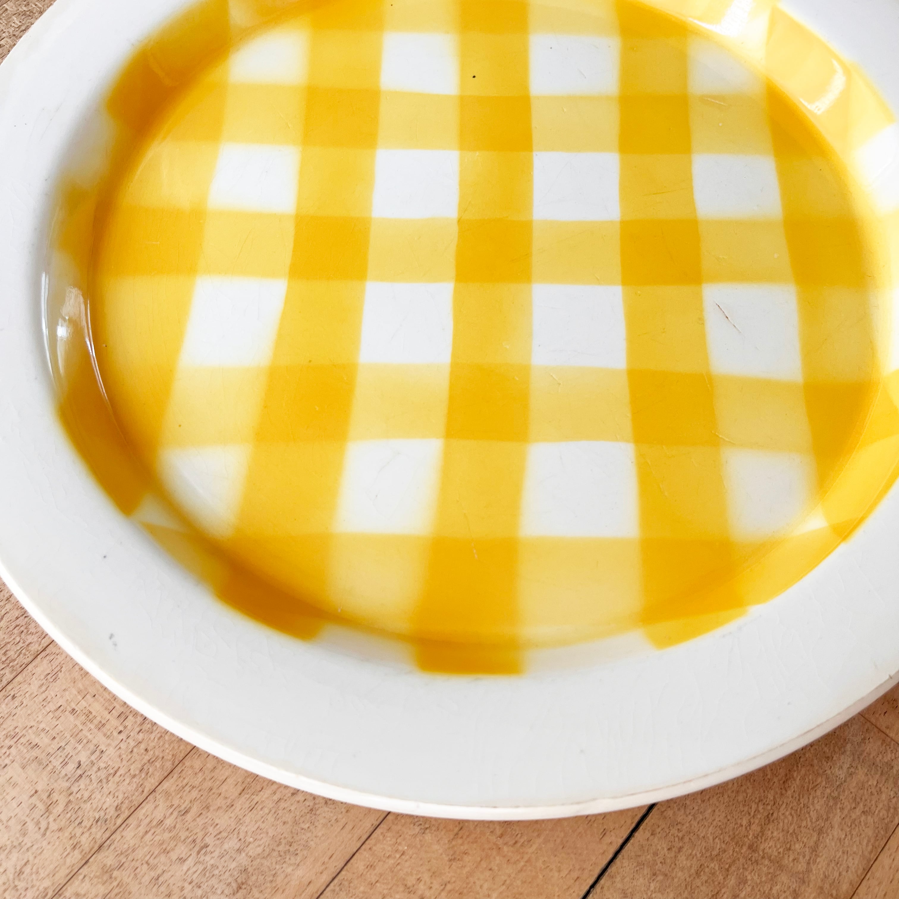 サルグミンヌ黄色のチェックプレートp77