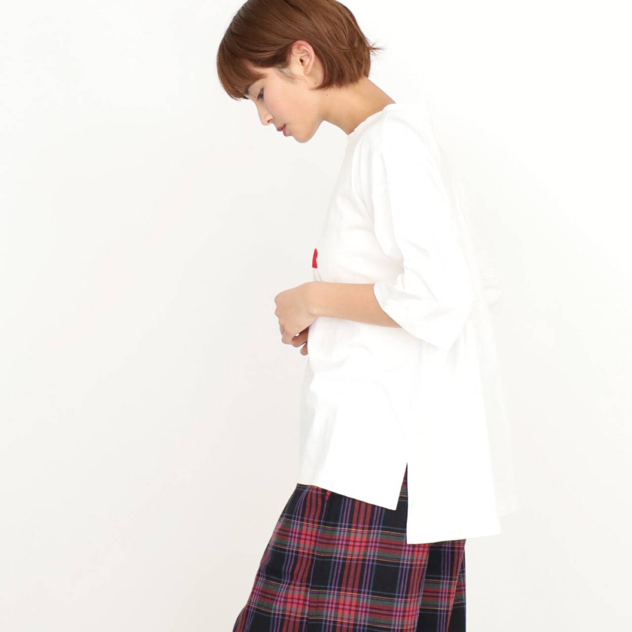 【春夏】ブラシ刺繍オーバーサイズクルーネックTシャツ