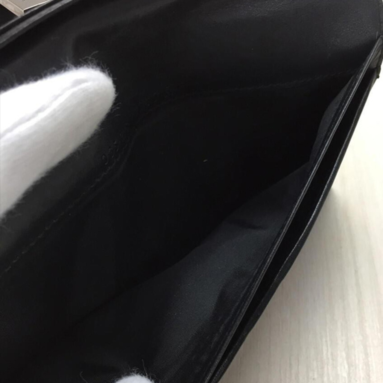 GUCCI(グッチ)レザーウォレット/ブラック