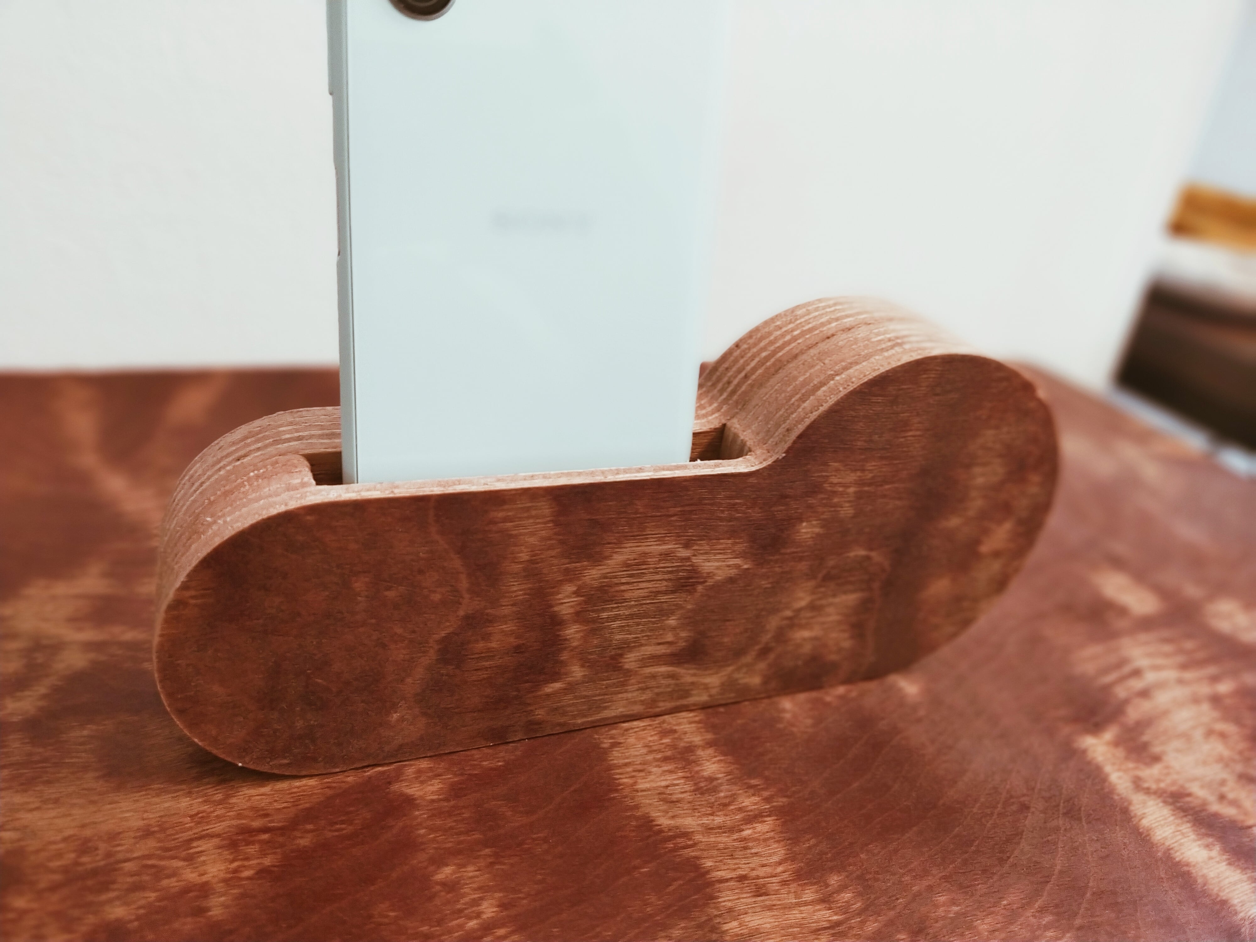 school desk speaker（学校天板×スマホスピーカー） | upcycle