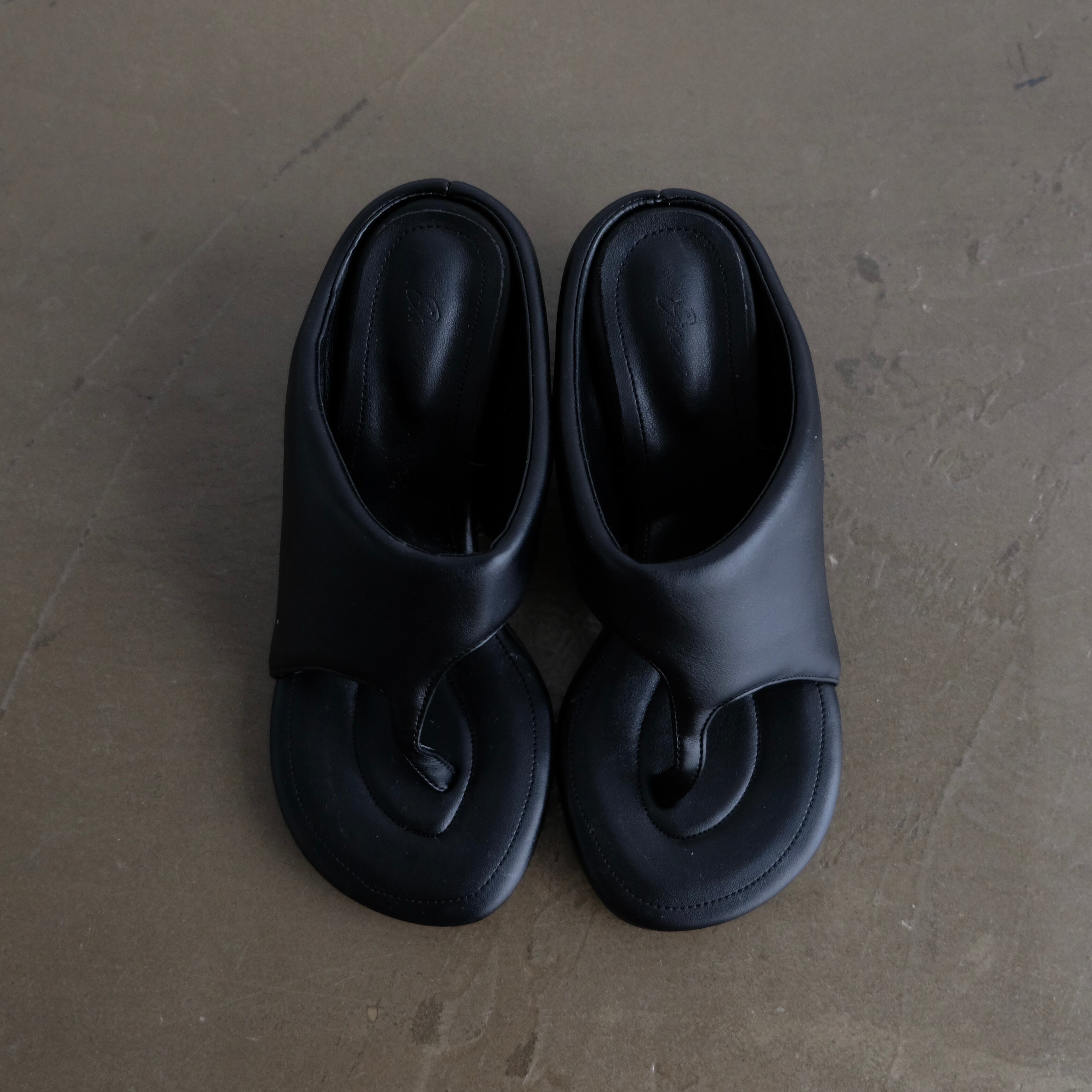 DEFORM TONG MULE / BLK | FELIM