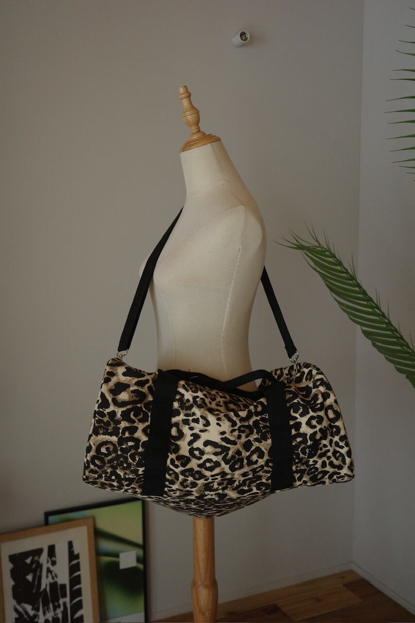 sister jane】Conrad Leopard Holdall Bag | osrsofficial