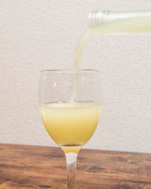 【欲張りプラン】「和歌山ゆず&白ワイン」2本と「和歌山もも&白ワイン」2本の4本セット【切り抜き酒第二十五弾】