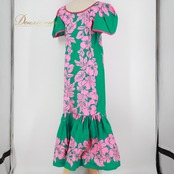 フラダンス 衣装 ワンピース ドレス グリーン系 ハイビスカス柄 ハワイアンプリント アロハ ハワイアン レッスン 練習 フリル リボン フラワープリント かわいい おしゃれ 華やか 鮮やか ピンク系 緑 フラ ダンス フラダンス衣装 カジュアルファッション ハワイ アロハシャツ 舞台衣装 トロピカル さわやか フレアドレス 女性用 フラワー模様 リボン付き フェミニン