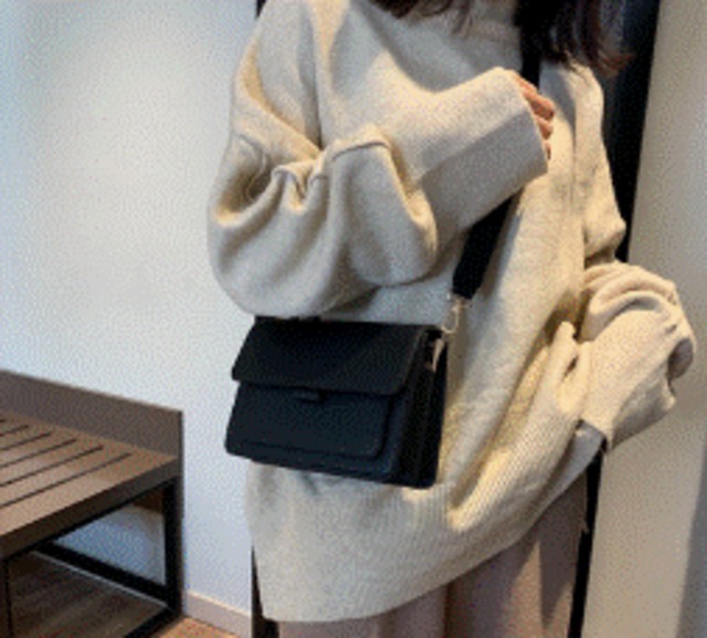 バッグ バック カバン 鞄 レディースバッグ ショルダーバッグ スクエア型 四角 レザー PU かわいい 大人可愛い きれいめ シンプル カジュアル 大人 上品 おしゃれ お洒落 かっこいい レトロ 大人女子 こなれ感 ラフ マニッシュ ラブリー ガーリー クール エレガント 無地 10代 20代 30代 レディース ビジネス OL 学生 通学 デート お出かけ 女子会 旅行 デイリー 普段使い 高見え 定番 小さめ ミニサイズ 黒 ブラック 茶色 ブラウン