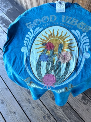 ボタニカルTシャツ