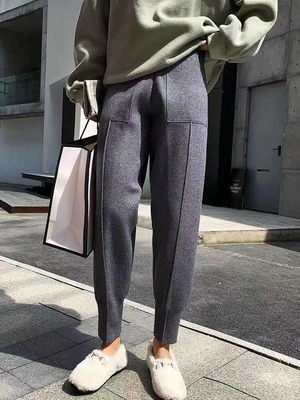 センタープレス入り　裾絞りパンツ　AJ11295-D02