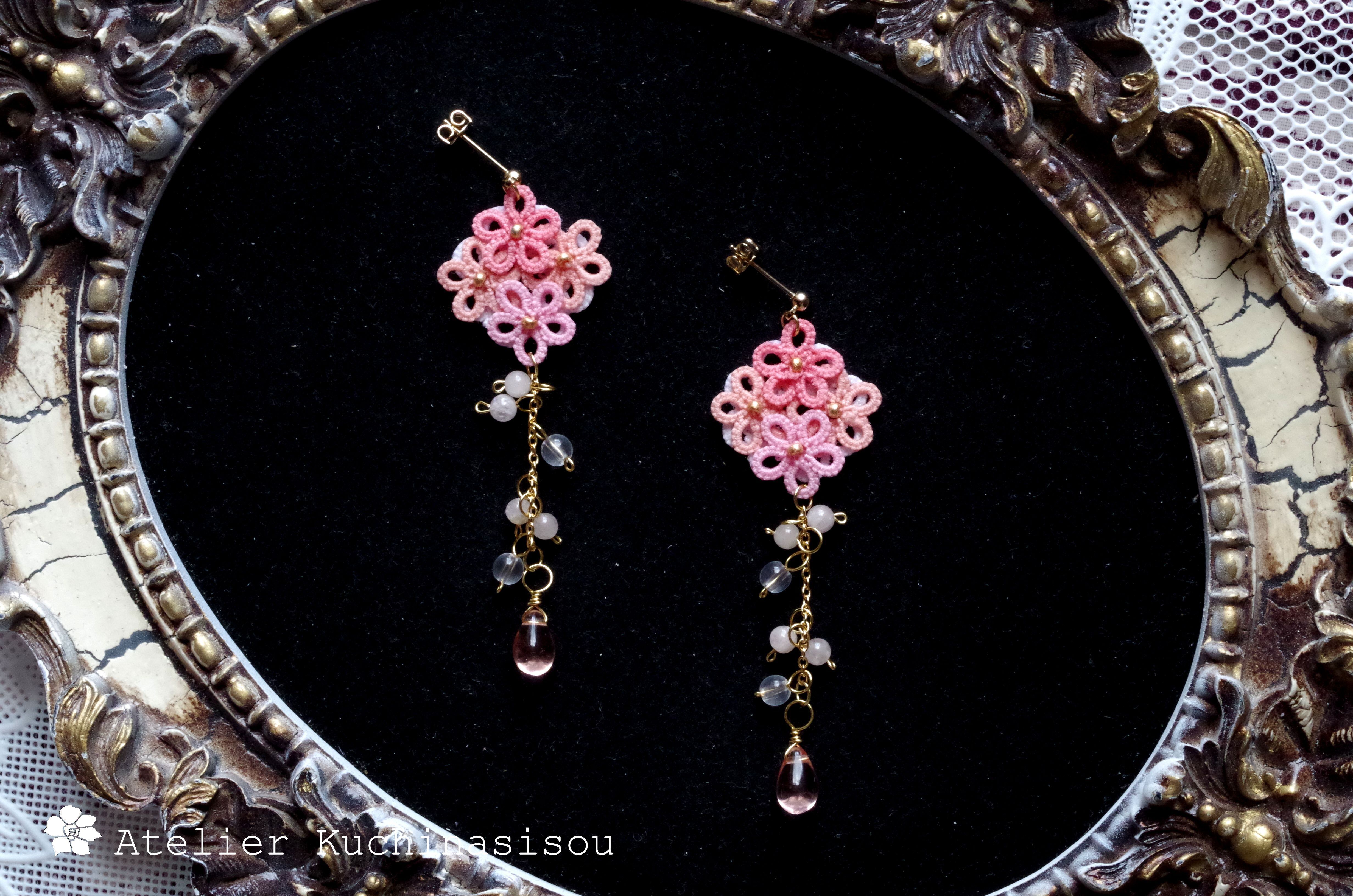 受注製作】タティングレースのお花と水滴のピアス〈ピンク
