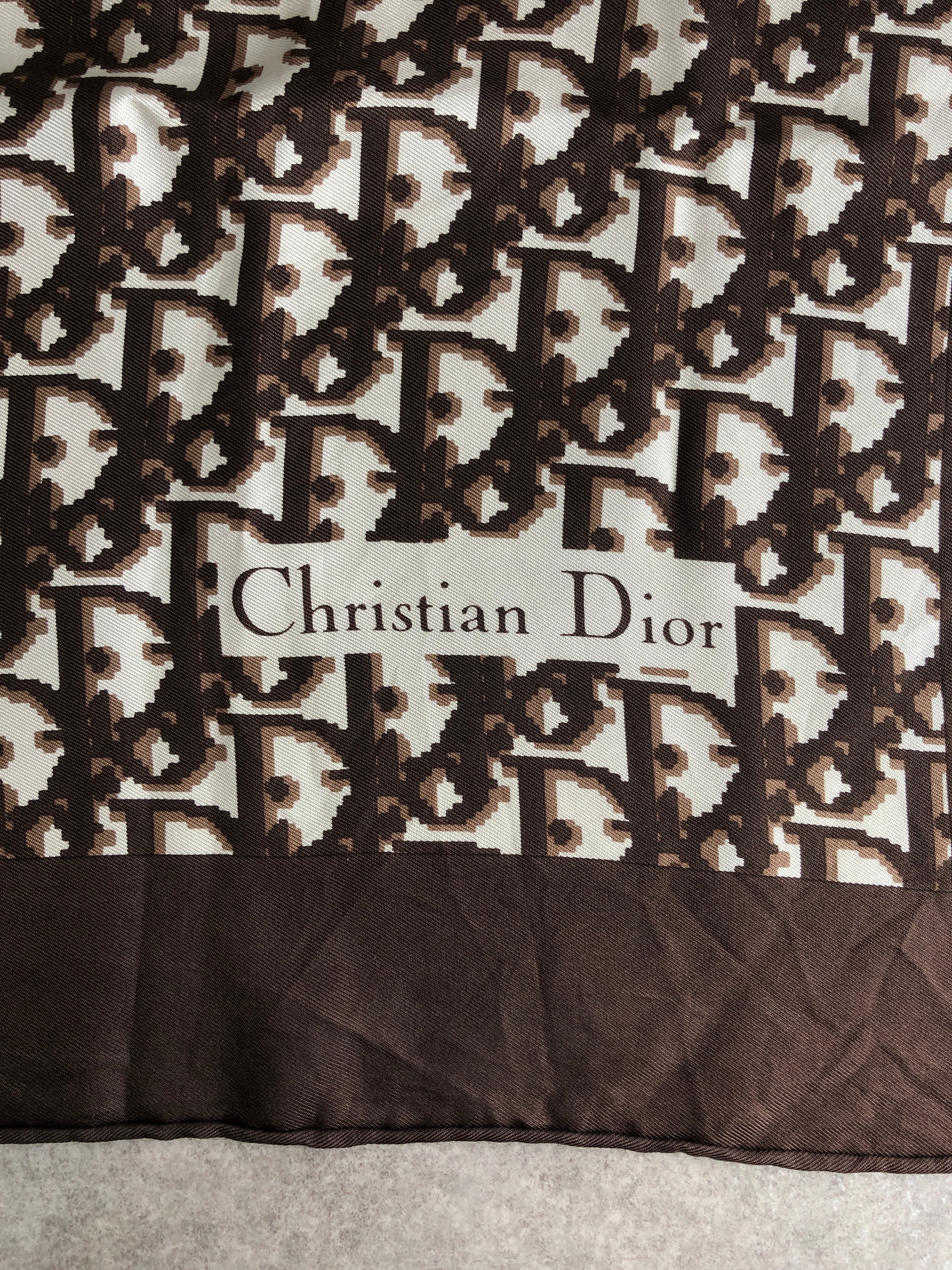 Christian Dior シルクスカーフ ブラウン・ホワイト Christian Dior クリスチャン ディオール スカーフ ブラウン×ホワイト