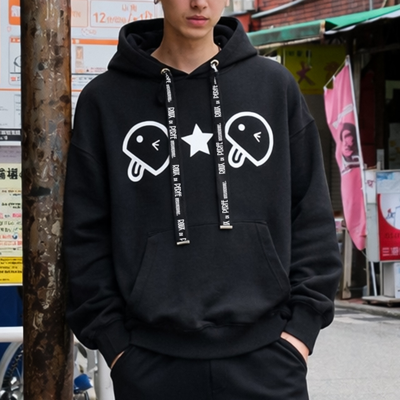 ロゴ紐ベーマークパーカー