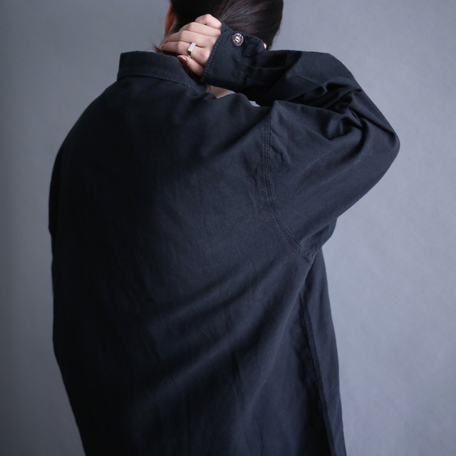 "刺繍" toggle button loose black tyrolean shirt