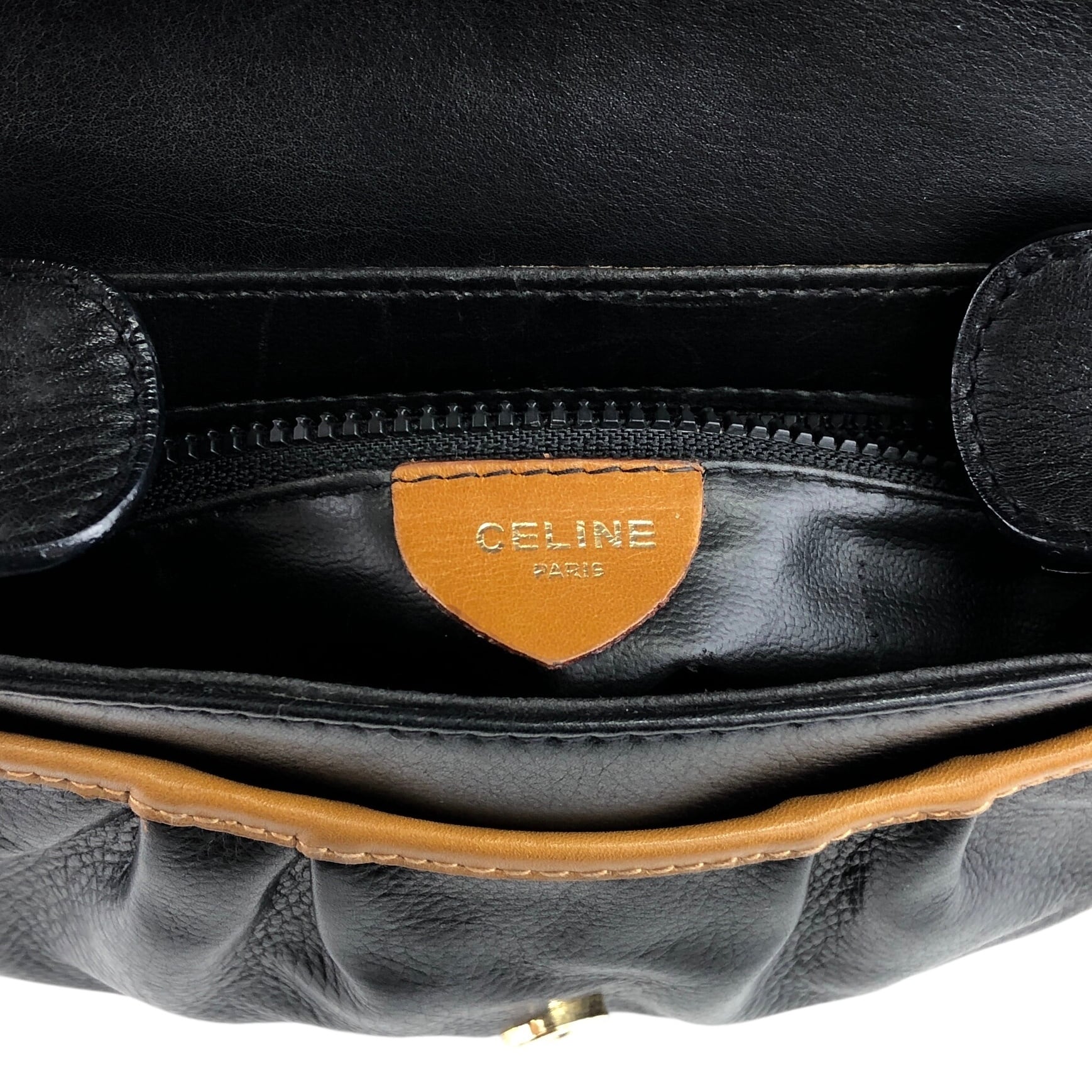 CELINE セリーヌ ショルダーバッグ ブラック ブラゾン型押し フロント