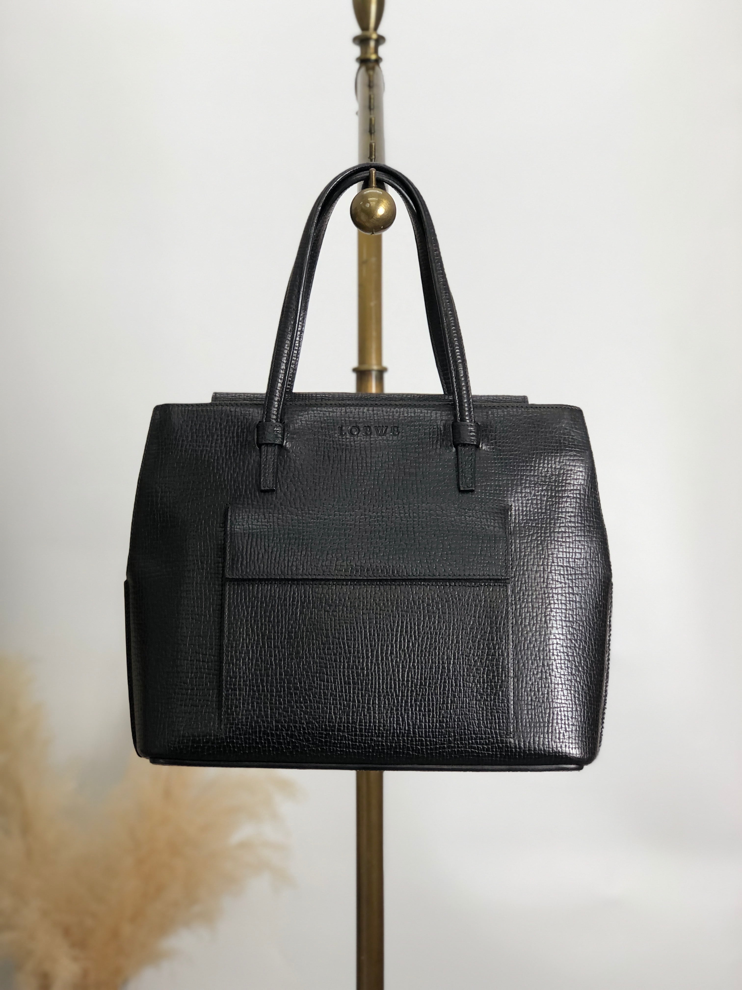 LOEWE ロエベ ハンドバッグ ブラック ロゴ型押し レザー トートバッグ 