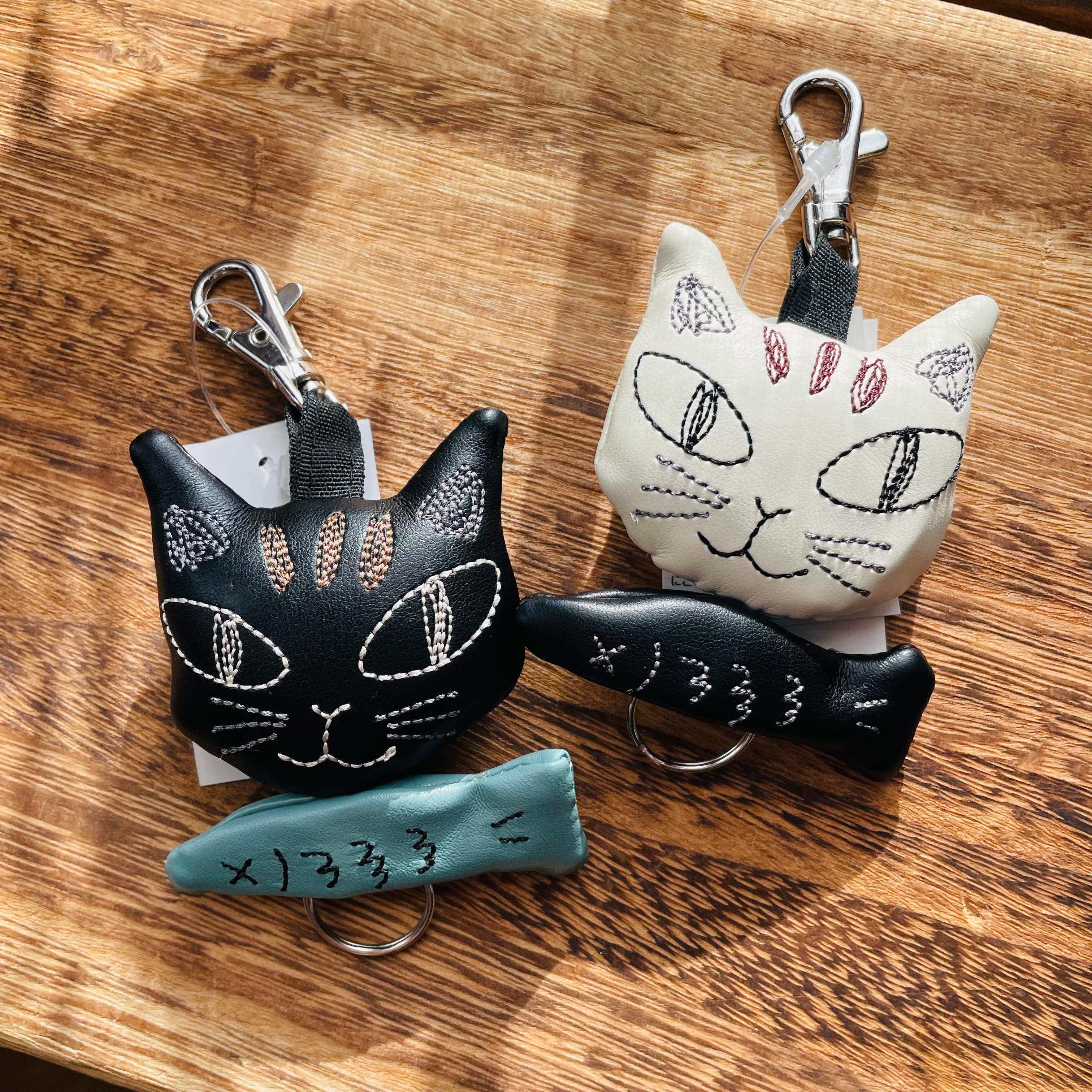 ☆キーホルダー｜キャットリールキーホルダー 白猫 黒猫 ねこ ネコ 猫雑貨 猫グッズ かわいい 猫好きさんへ プレゼント 贈り物