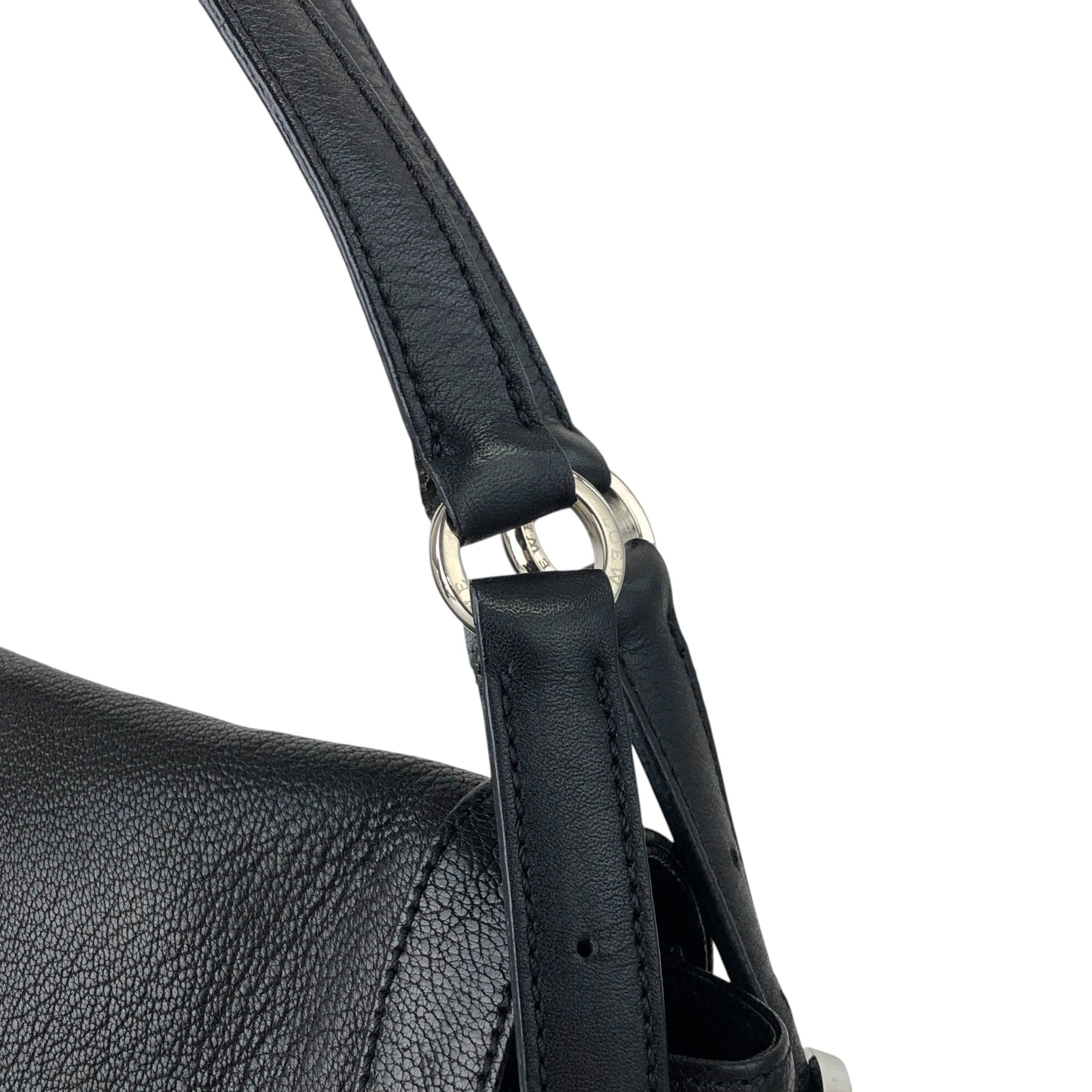 LOEWE ロエベ ショルダーバッグ ブラック アナグラム スタッズ レザー