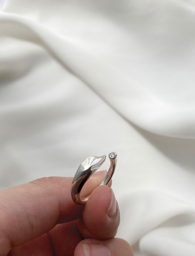 leaf drop diamond ring | JÄRVI