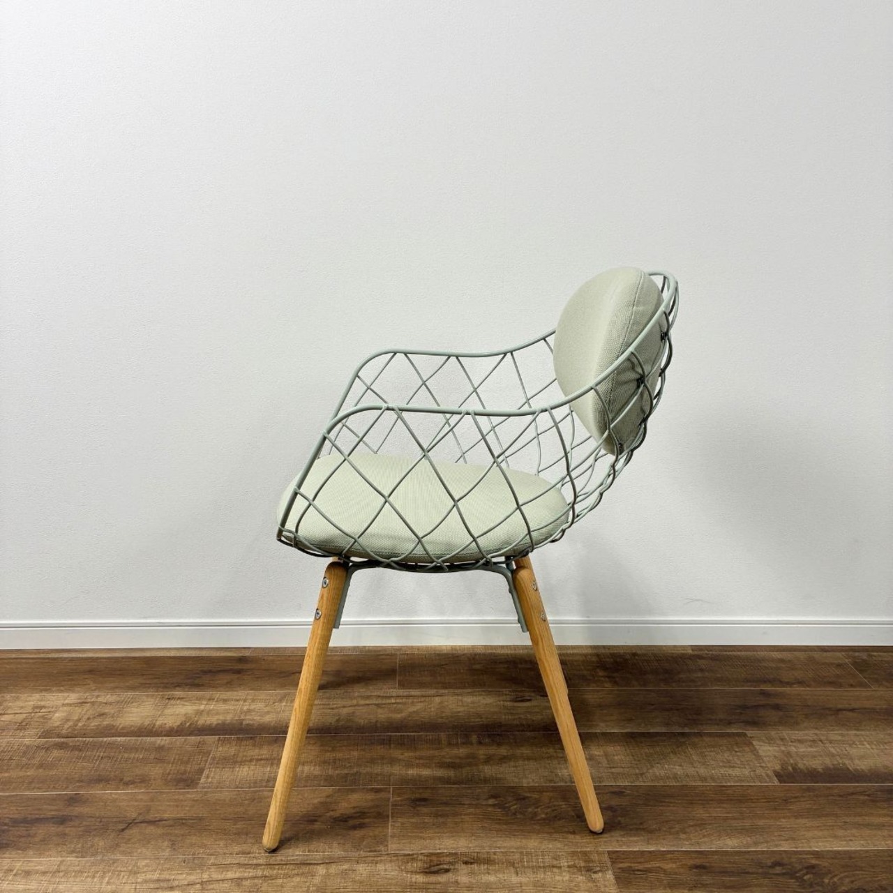 MAGIS マジス PINA green / natural ピーニャ ファブリック オーバルクッション × ナチュラル脚 ダイニングチェア デザイナーズ家具 グリーン系【展示品】【200サイズ】