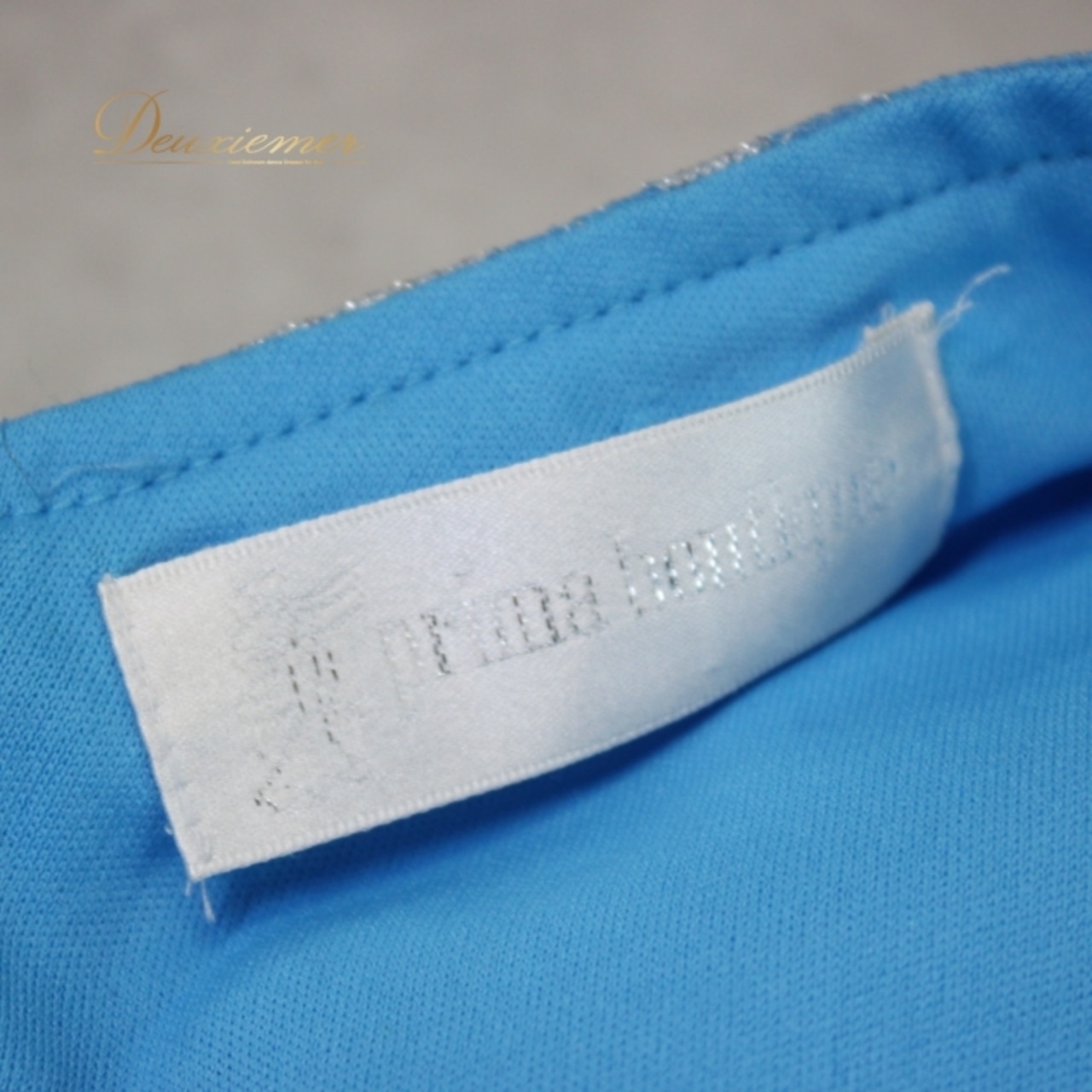 社交ダンス 衣装 スタンダード ドレス ワンピース レッスンウェア パーティ衣装 prima boutique プリマブティック ライトブルー系 水色 リボン 花柄レース おしゃれ 上品 薄手 体型カバー 踊りやすい フォーマル イベント用 大人用 ストレッチ クラシック 柔らかい レディース かわいい エレガント スリーブ フレア袖 デザイン シンプル シーズンレス