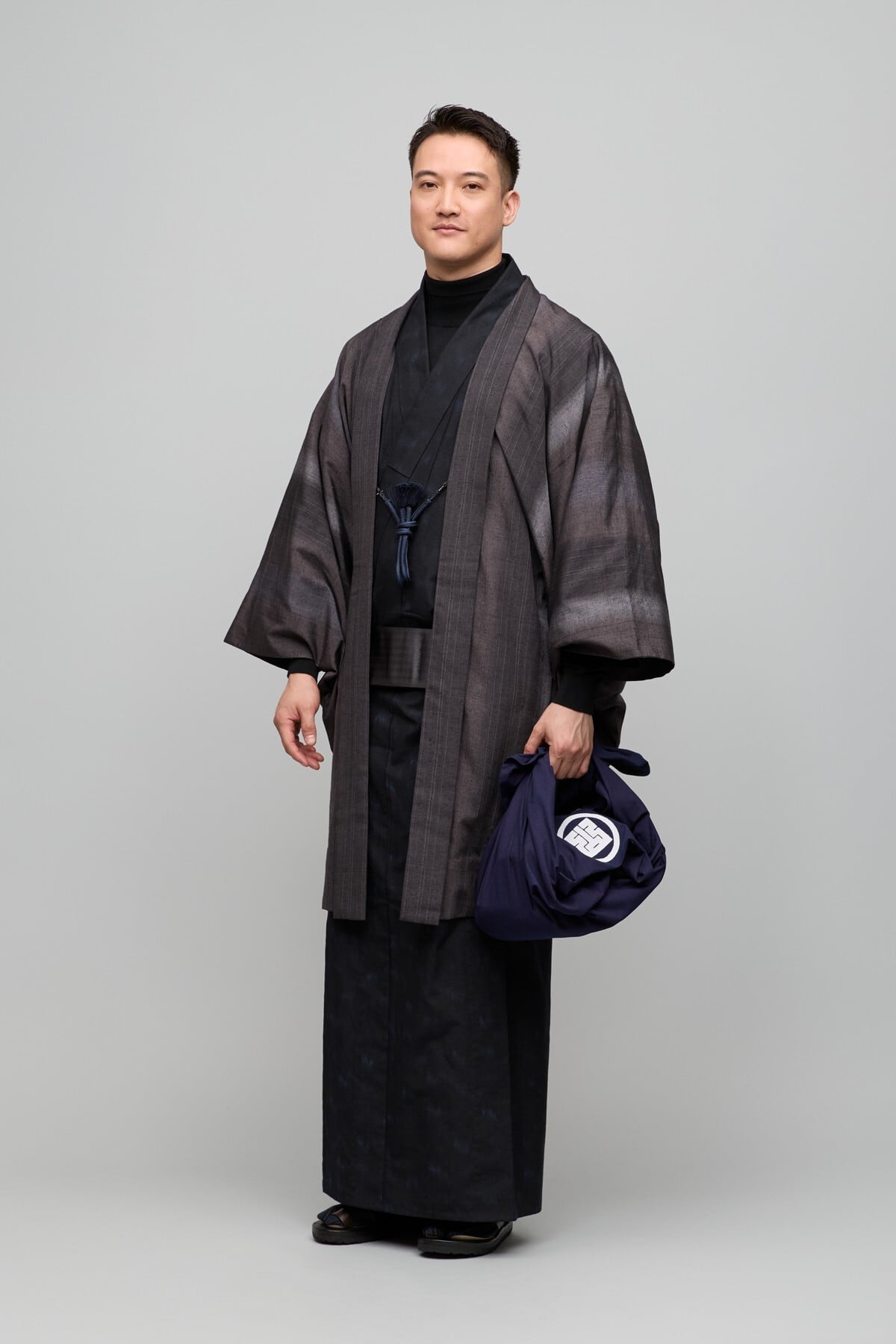 羽織 / 結城紬(Yuki Tsumugi) / 縞ぼかし / CHARCOAL（With tailoring