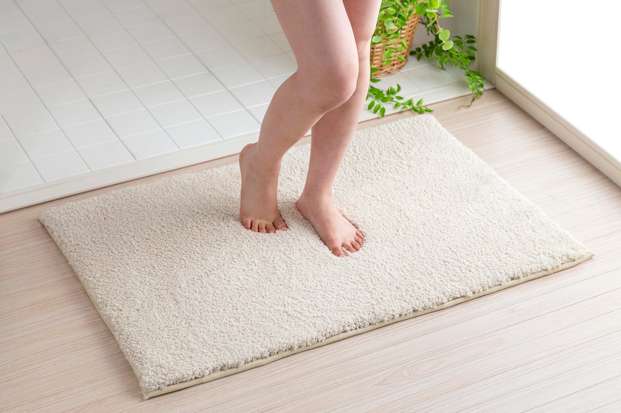 思わず頬ずりしたくなるバスマットプレミアム ホワイト 縦60X90cm