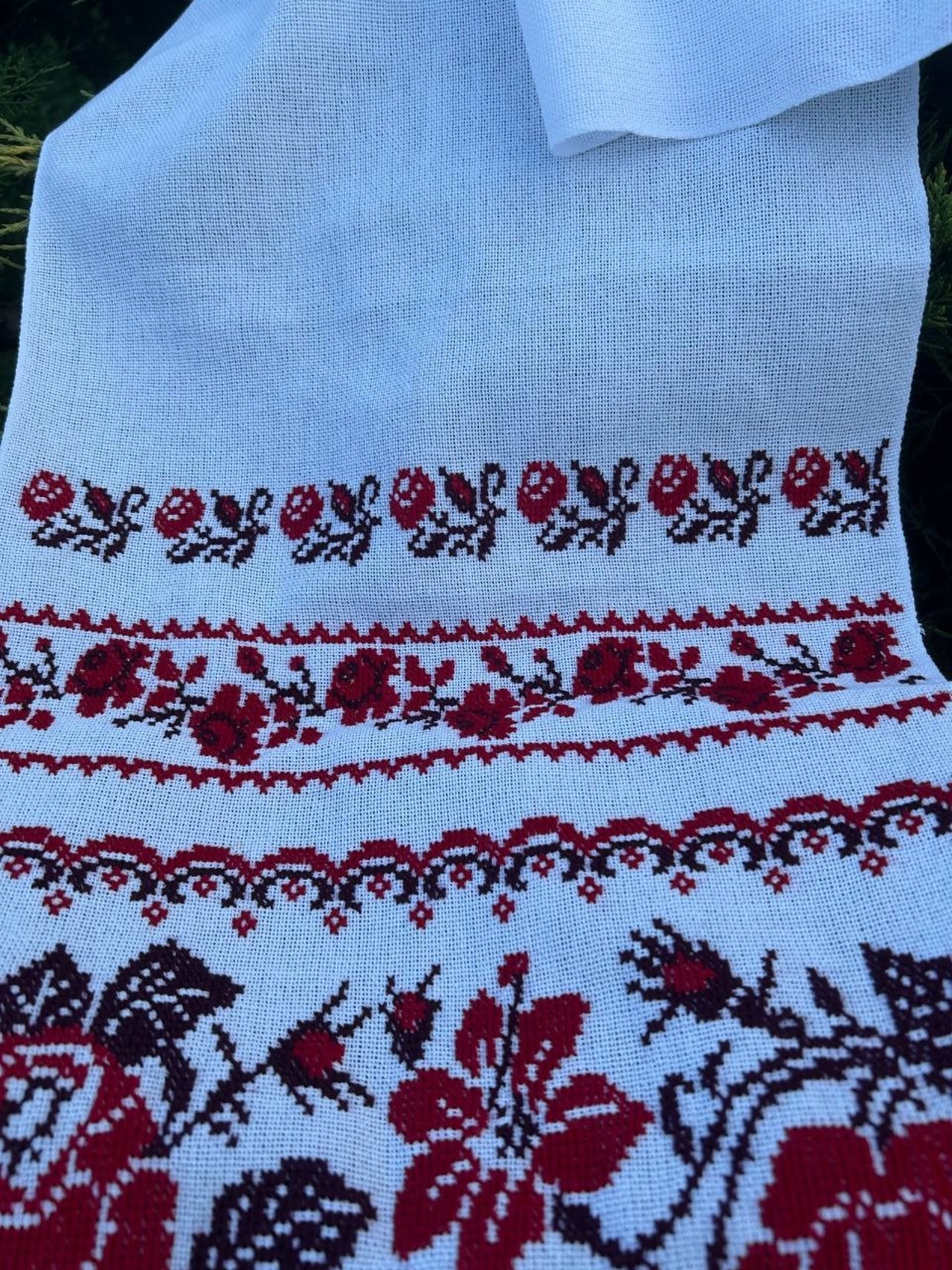 ウクライナ伝統手刺繍祭具タオル「ルシニク」 - 12
