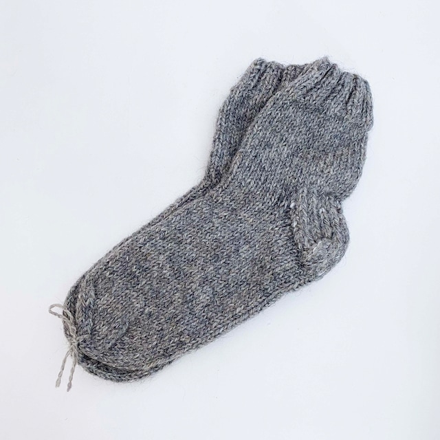 バルトの手編みウールの靴下（グレー）