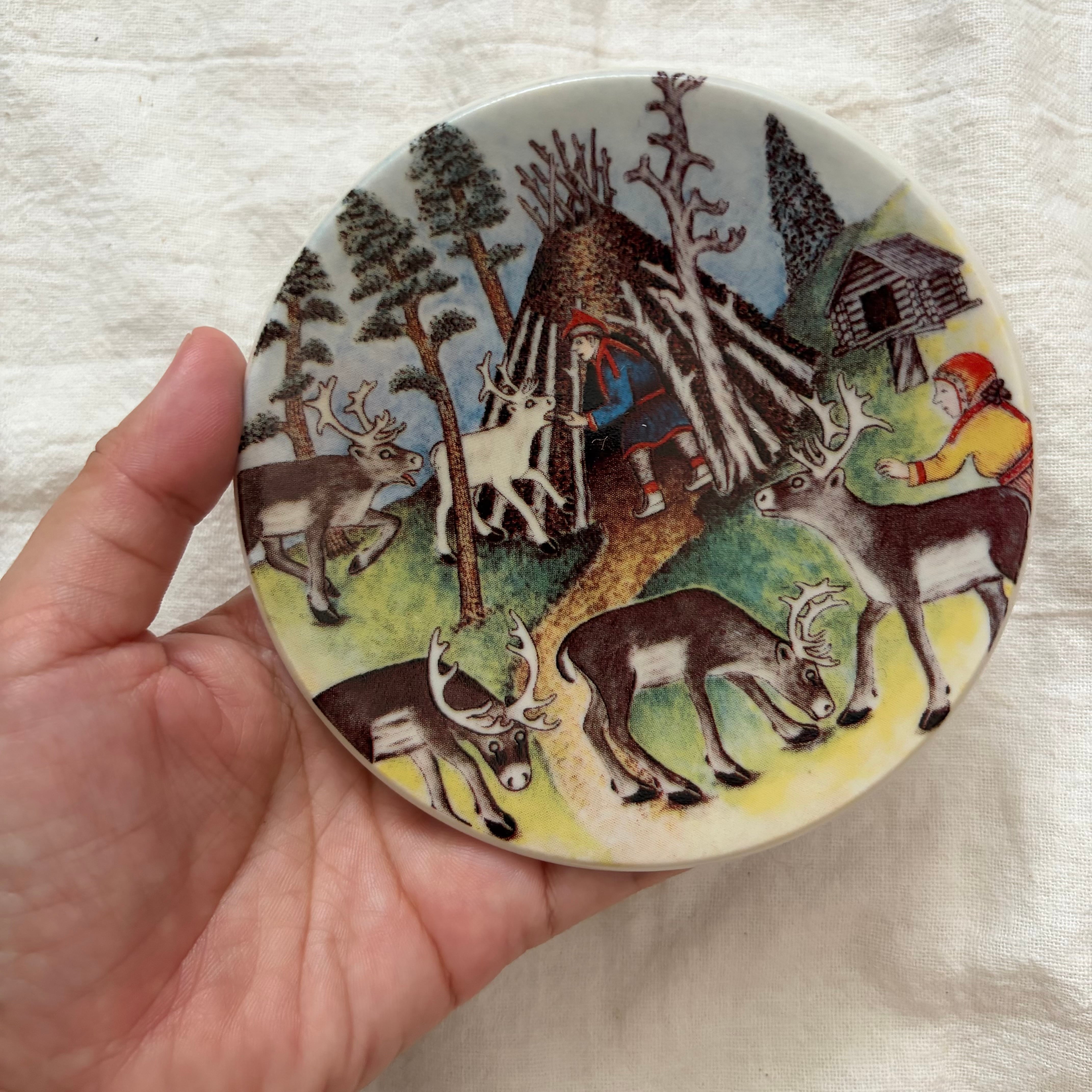 ハンドメイド トナカイ 鹿 壁掛け プレート 飾り皿 直径約21cm HAND