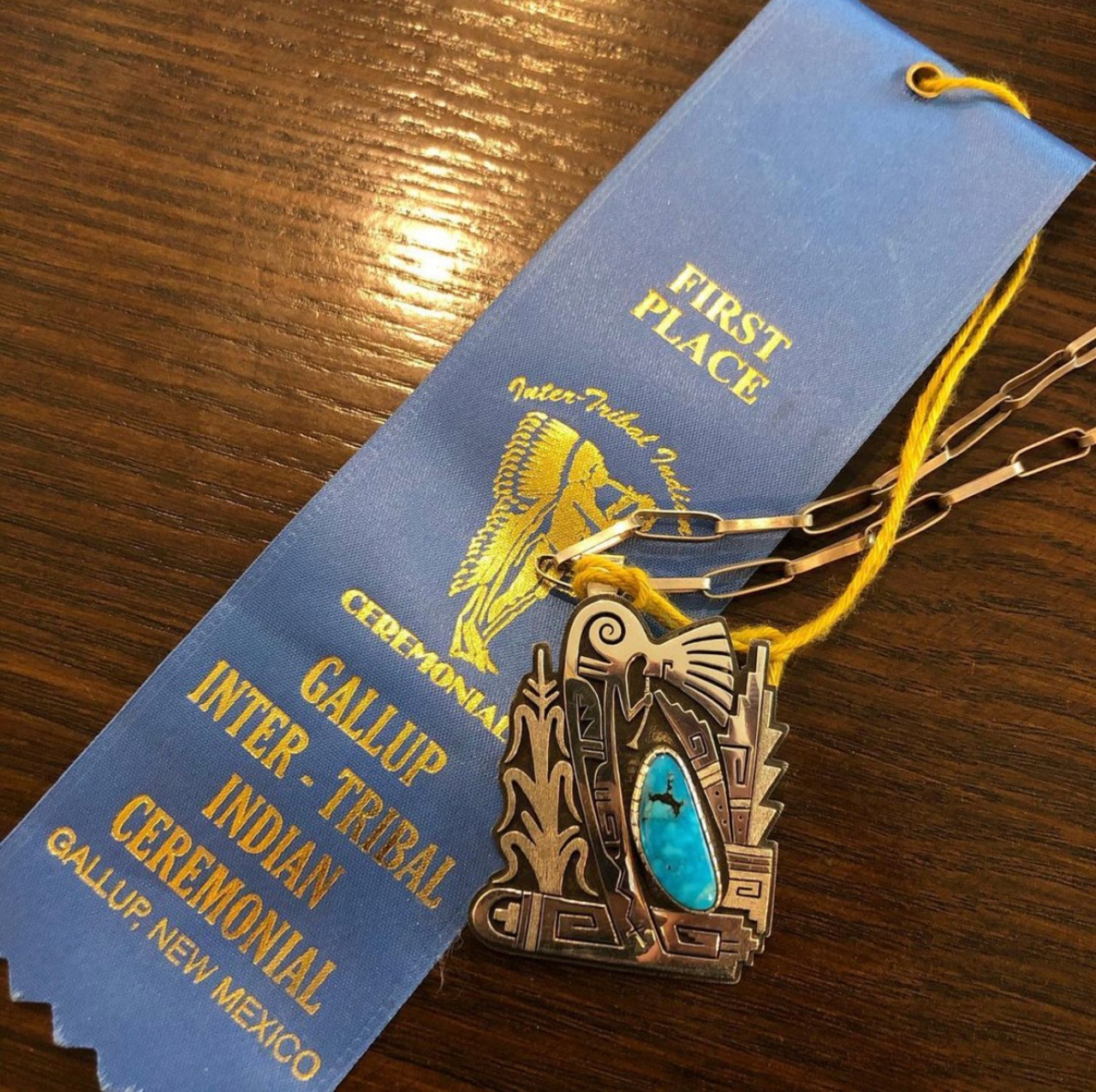 ベラタワホングバ氏(Berra Tawahongva)賞受賞アワードリボン付きTOP - 1