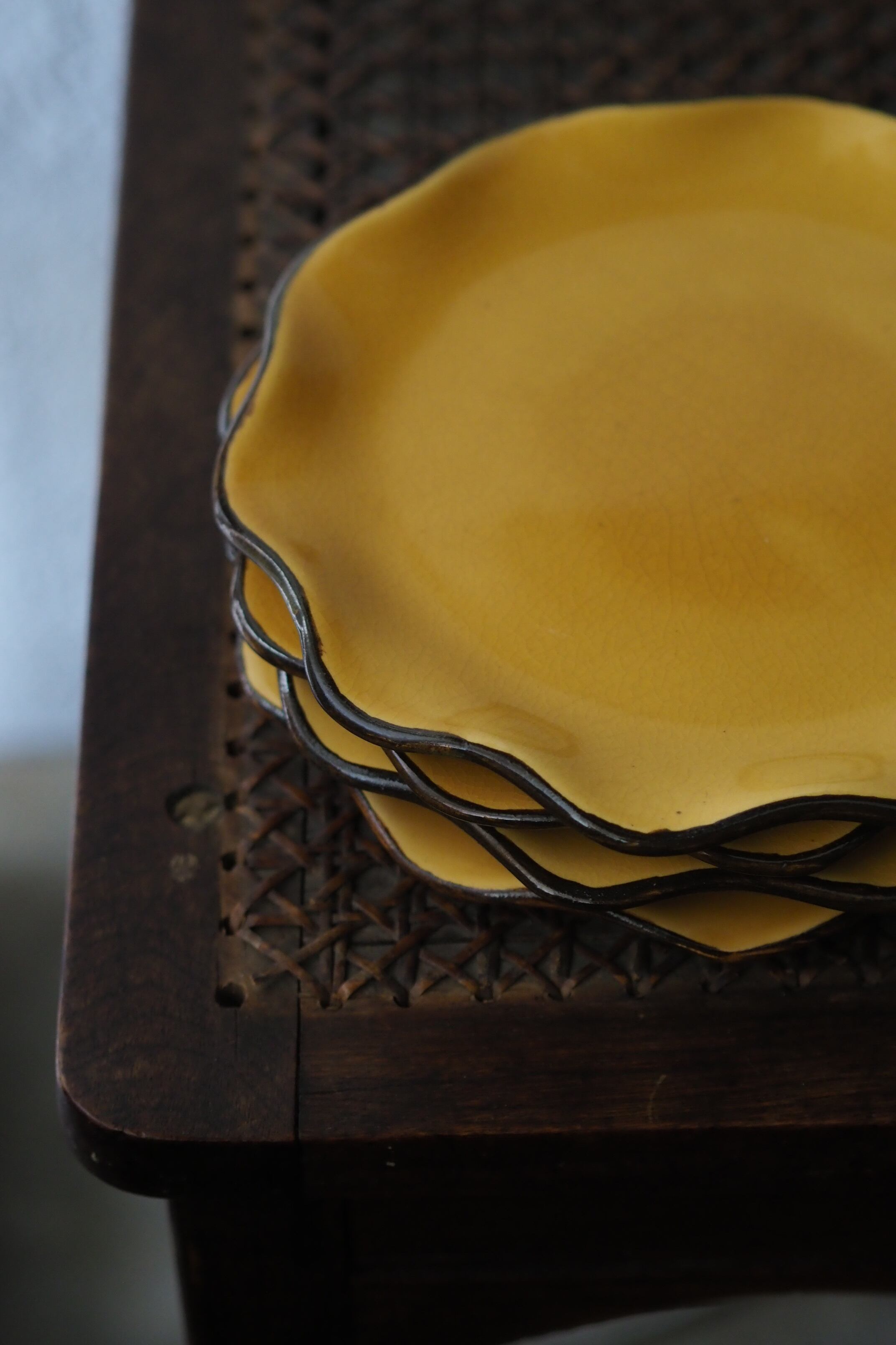 黄土色のデザート皿-vintage pottery plate | アンティーク