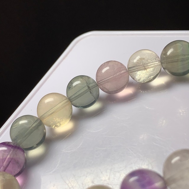 N.no4.透明度有り、珍しい色合いフローライトブレスレット