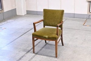 ビンテージ家具 アームチェア オリーブグリーン リベット ファブリック 椅子 ダイニング ドレッサー 書斎【中古家具/中古インテリア/USED家具ユーズド家具/リサイクル】