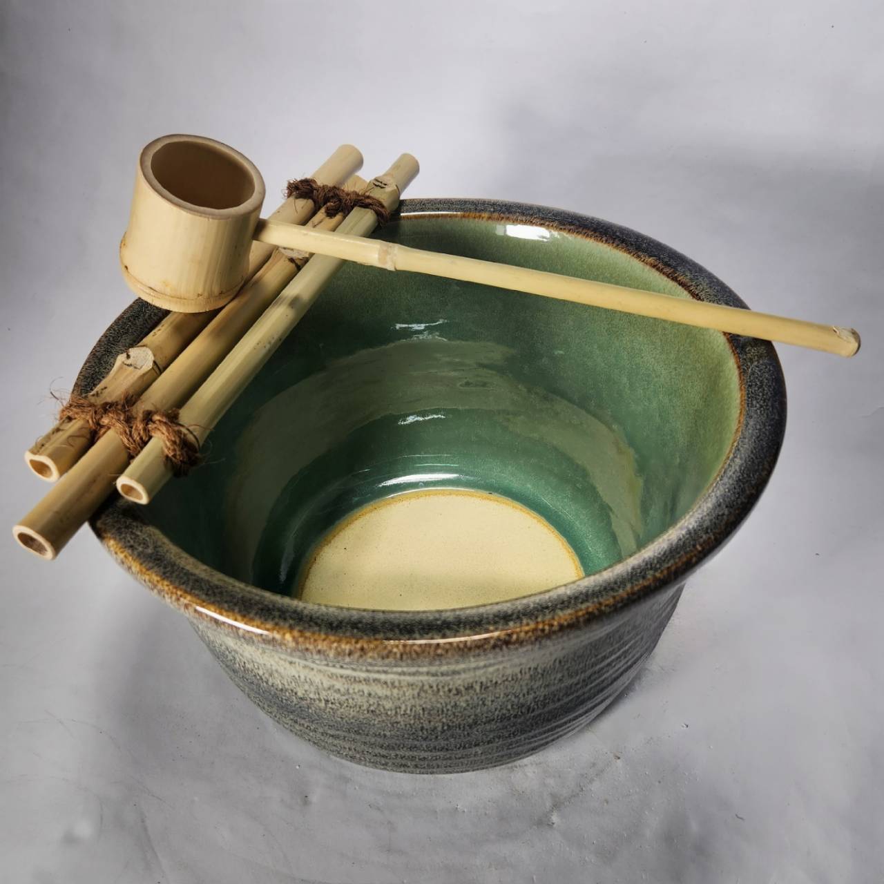 天目ひねり水鉢 11号 ／睡蓮鉢（信楽焼き・陶器・水鉢・めだか鉢