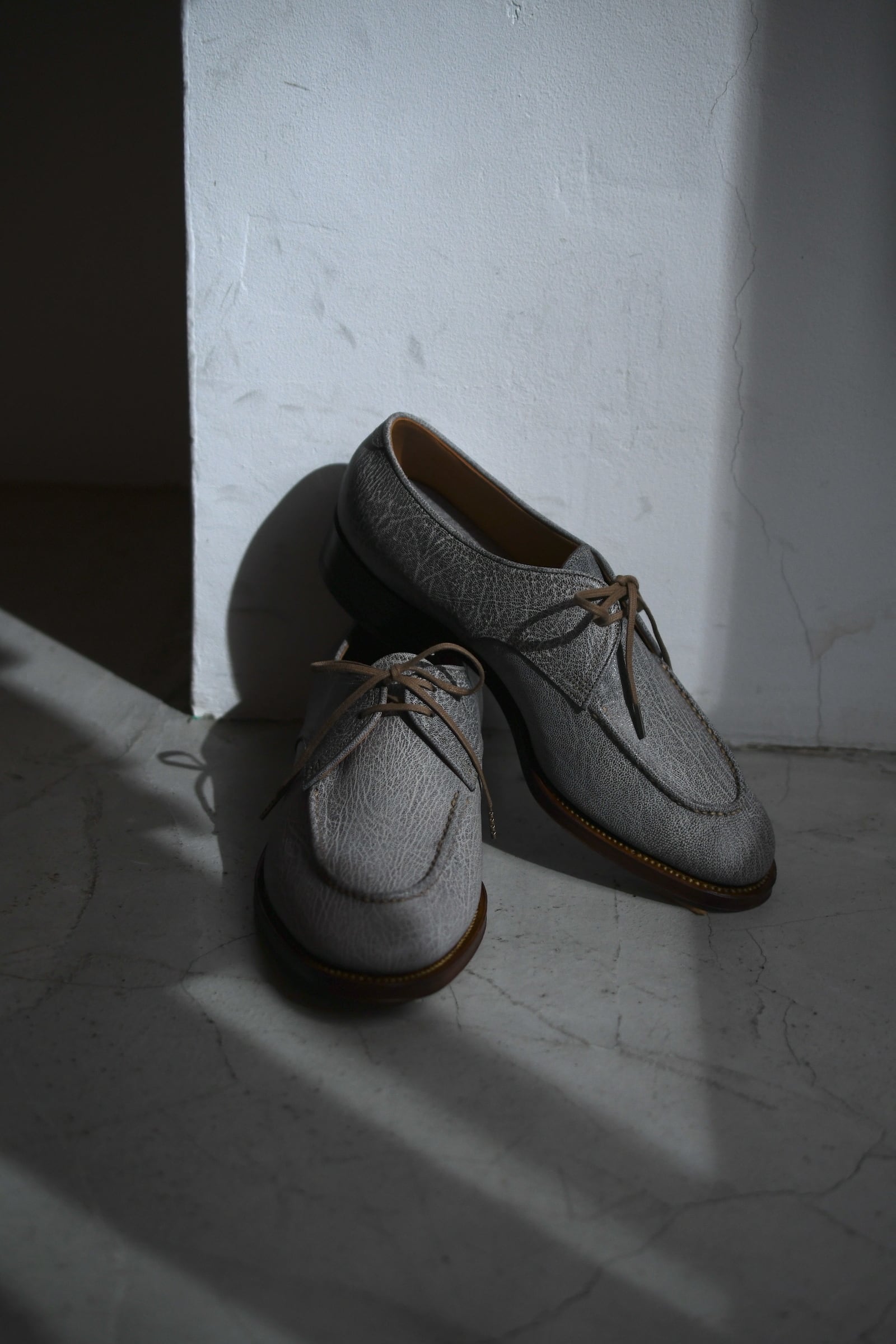forme / Low shoes (Chavre Goat / White) | nariwai