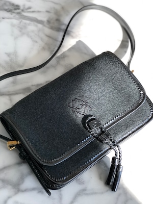 LOEWE　ロエベ　アナグラム　タッセル　フェルト　ショルダーバッグ　ブラック　vintage　ヴィンテージ　オールド　tbue2p