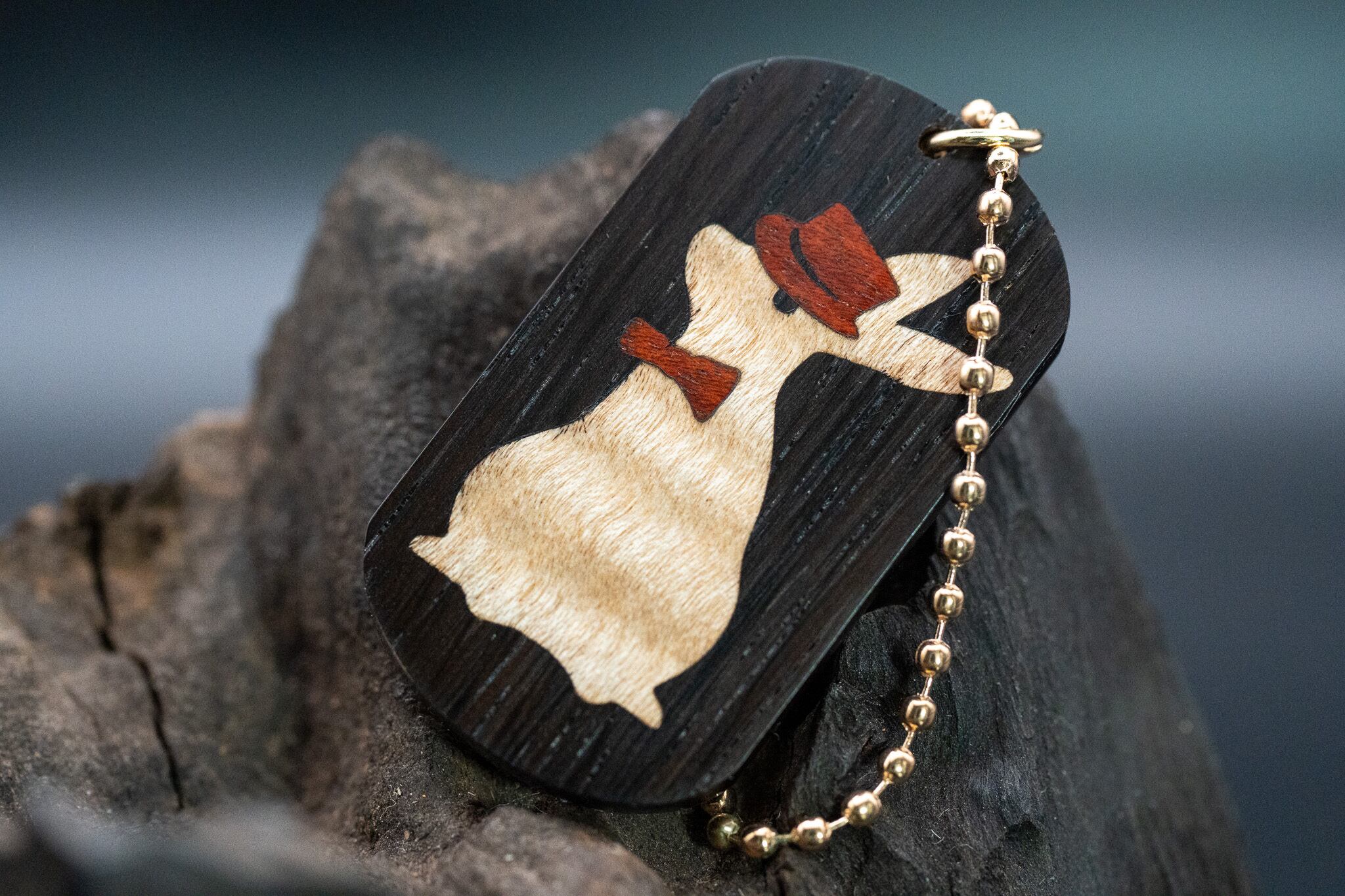 【音楽業界屈指の銘木】 ハカランダ ドッグタグ 象嵌 三月ウサギ