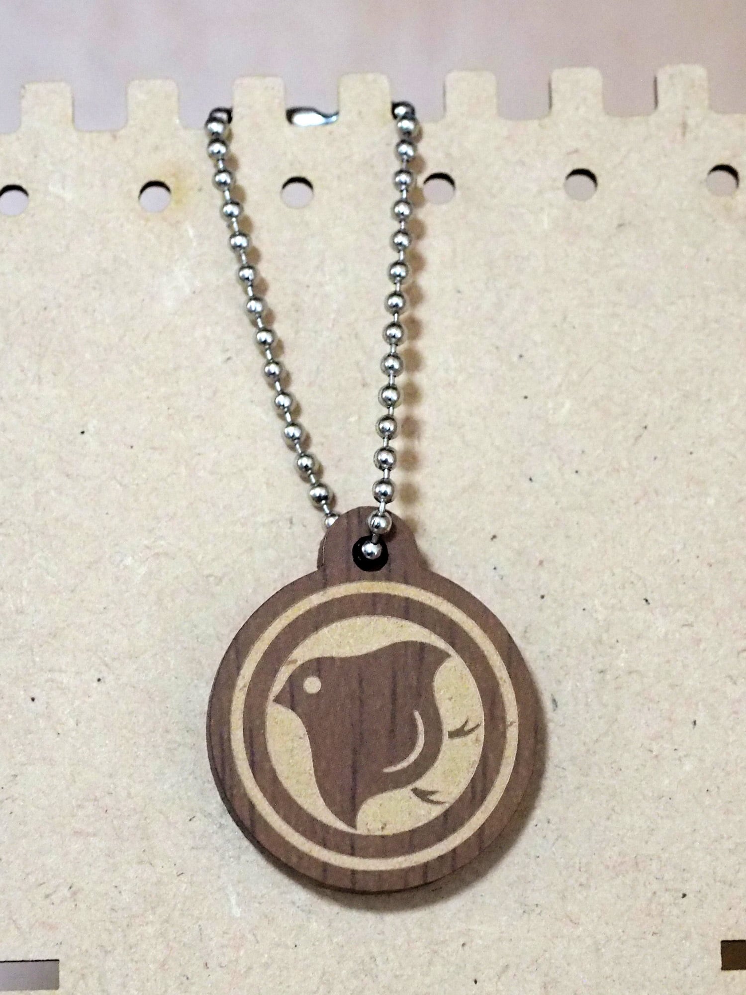 家紋『丸に千鳥』彫刻キーホルダー | Pay ID