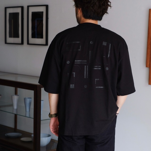 fons originals / “Masayuki Koitabashi” T-shirt［BLACK］
