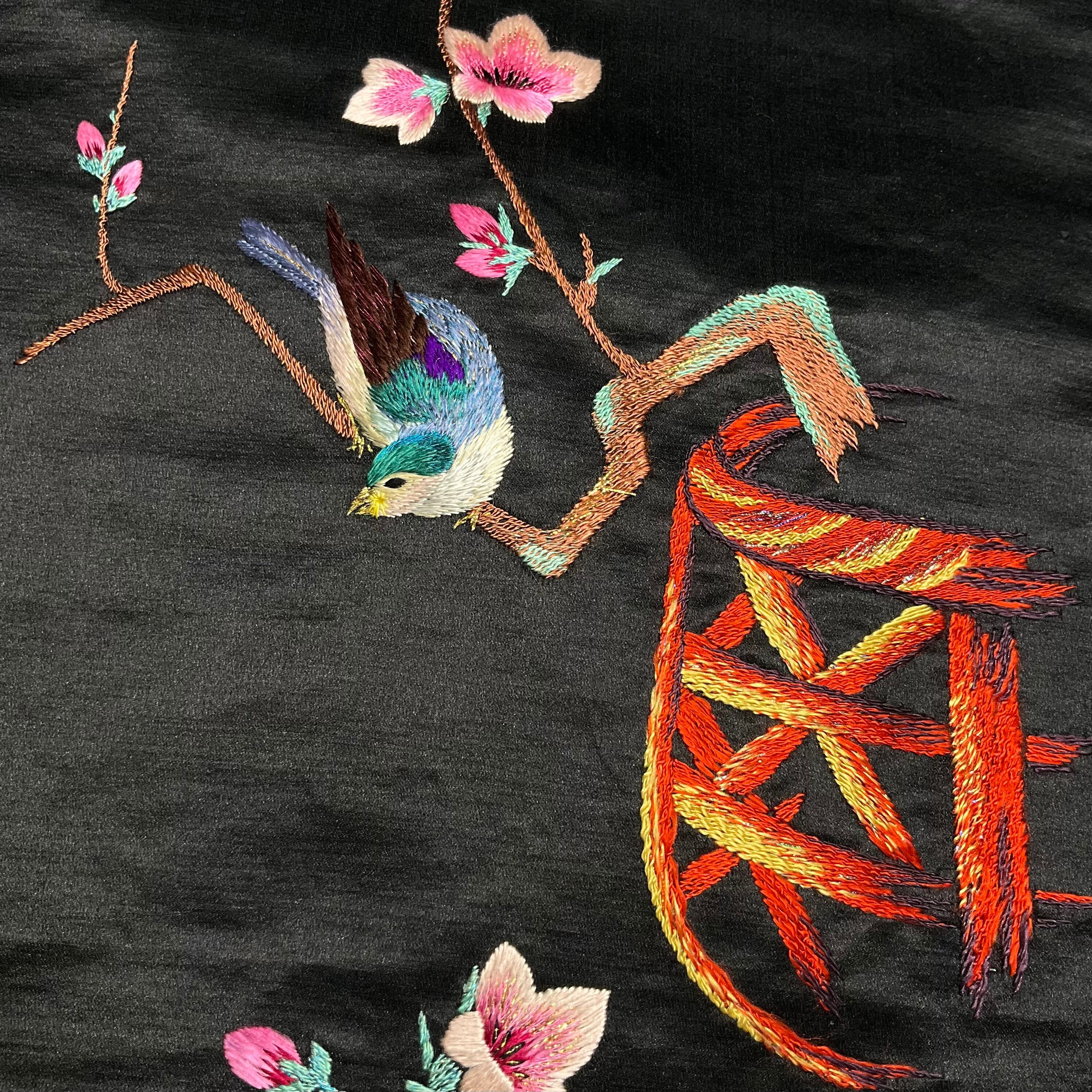 アンティーク名古屋帯　上質　刺繍の鳥・花模様　菖蒲　正絹　焦げ茶No.1-30 アンティーク名古屋帯 上質 刺繍の鳥・花模様 菖蒲 正絹 焦げ茶No.1-30