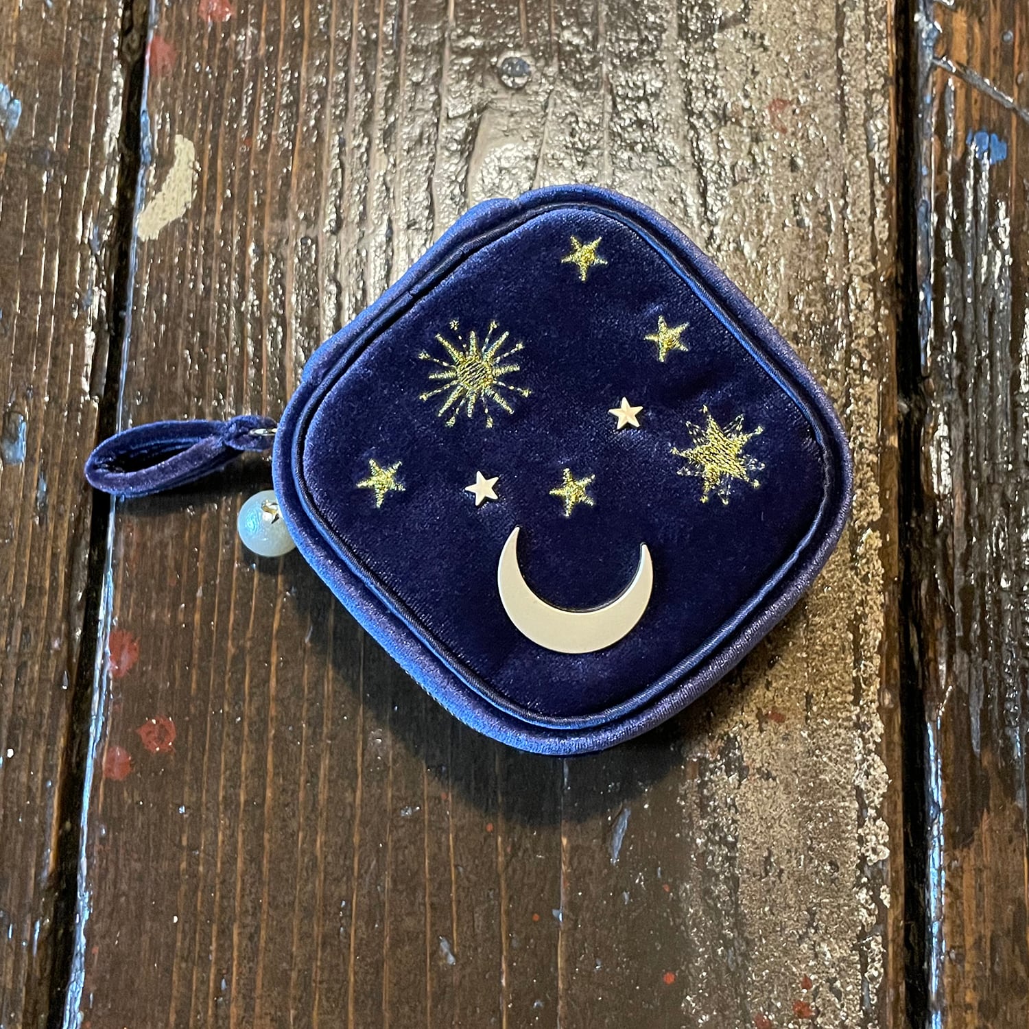 【ファミリア】星座　 シルバー クジラとクマの刺繍ポーチ ファミリア】星座 シルバー クジラとクマの刺繍ポーチ ファミリア