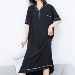 【送料無料】 パジャマ ナイトウェア ワンピース ロング ミモレ 袖あり 半袖 Vネック 襟付き Aライン フレア バイカラー 薄手生地 エレガント 可愛い 大人可愛い きれいめ シンプル カジュアル シック コンサバ 華やか 大人 上品 おしゃれ お洒落 主役級 こなれ感 高見え 無地 夏 レディース 女性用 ママ 20代 30代 40代 部屋着 普段使い ファッション コーデ スタイル 楽ちん 体型カバー 脚長 プチプラ 着痩せ ブラック 大人カラー モノトーン