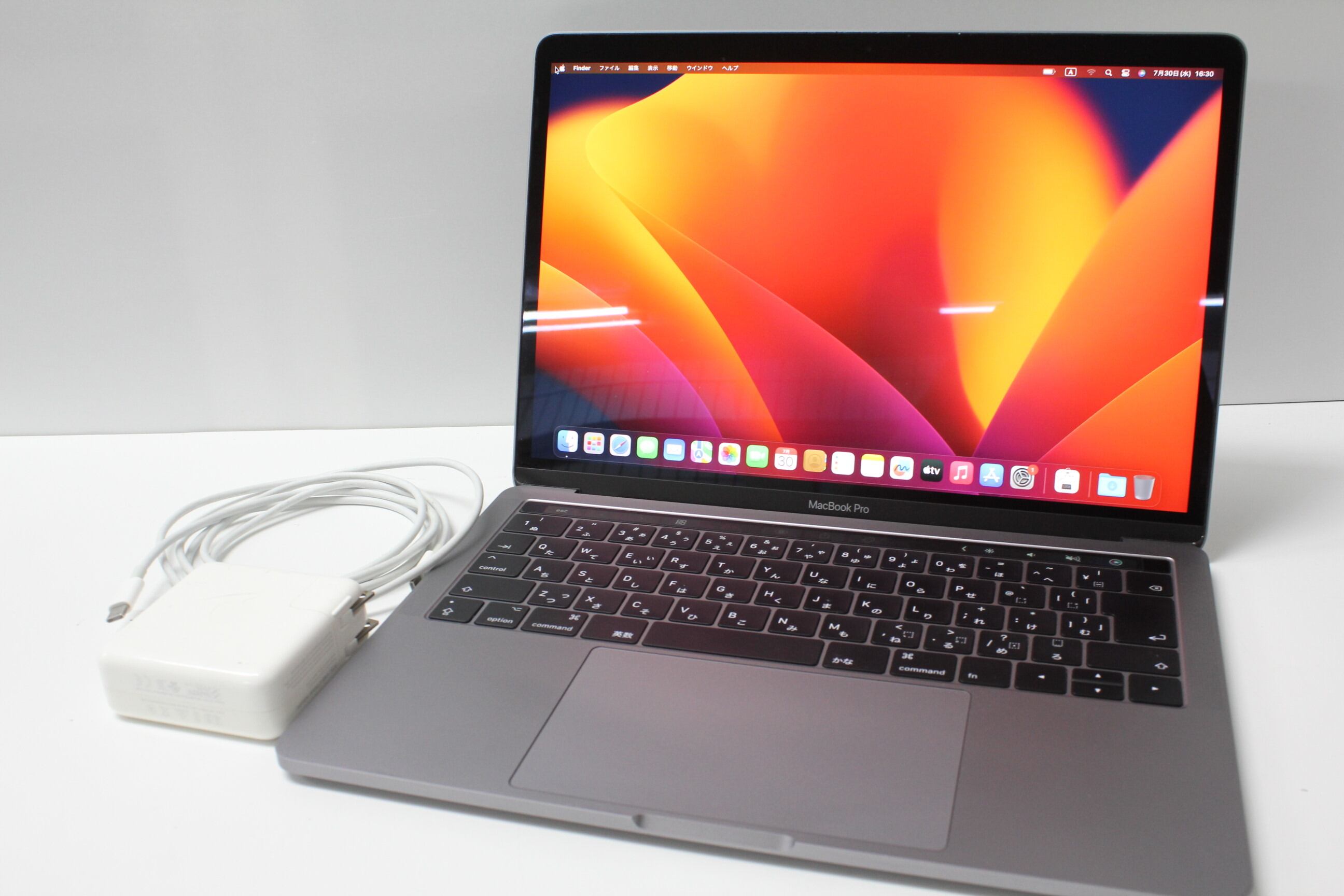 MacBook Pro（13インチ,2020,Thundeabolt 3ポート x 4）256GB/8GB