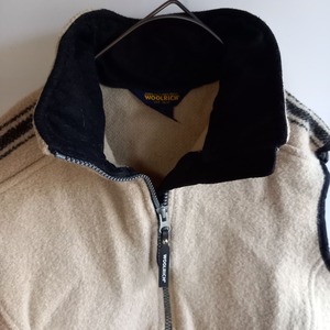 ウールリッチ フリースベスト　ベージュ　Ｌ