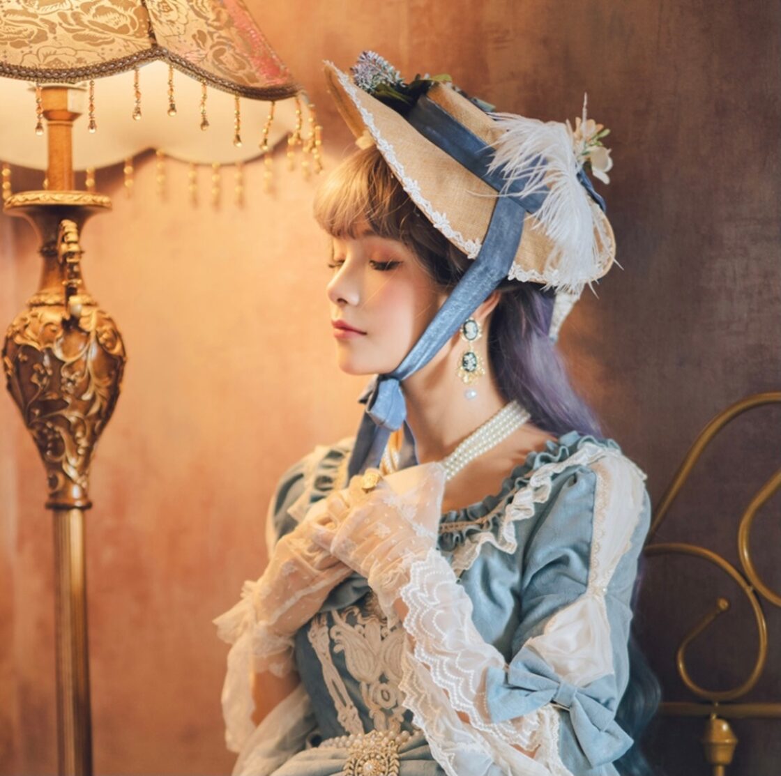 ハンドメイド・一点物【即納】♡ブルーカメオ付きおリボン ロココの 
